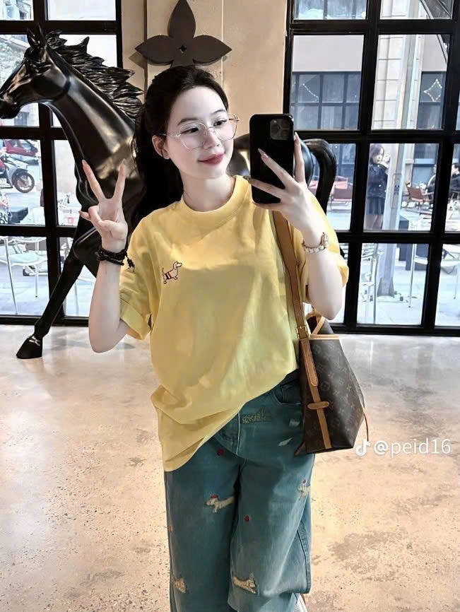 Sét Quần Jeans Mix Áo Phông Vàng