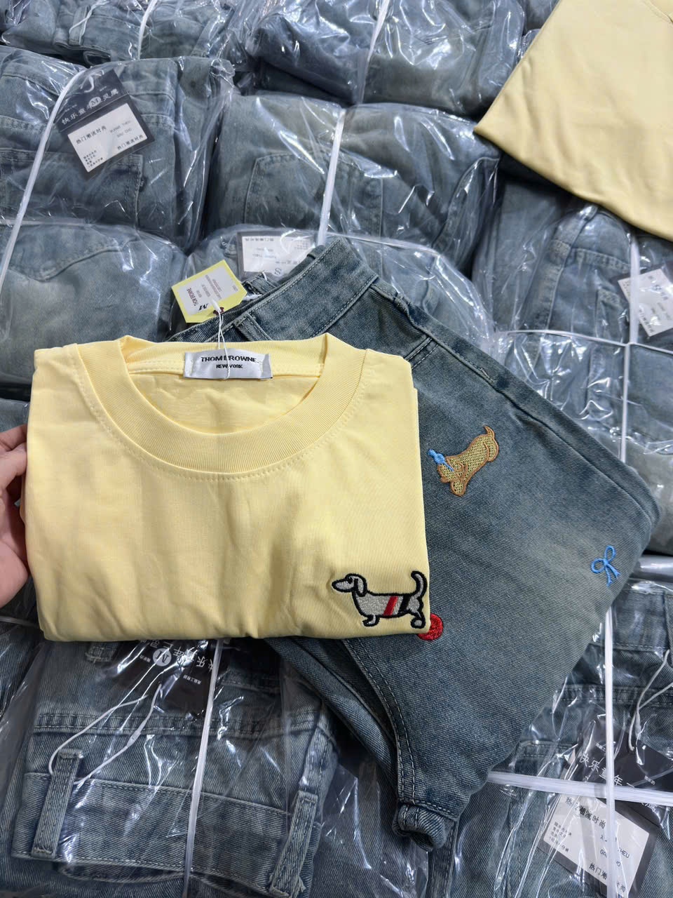 Sét Quần Jeans Mix Áo Phông Vàng