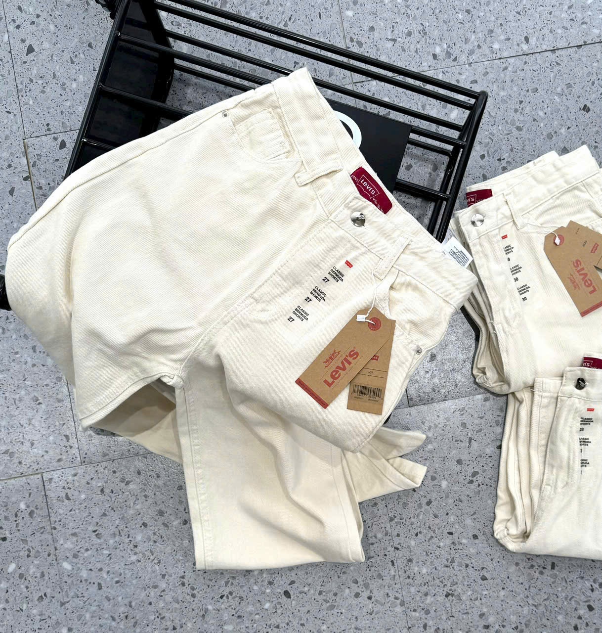 Quần Jeans Suông Trắng Levis