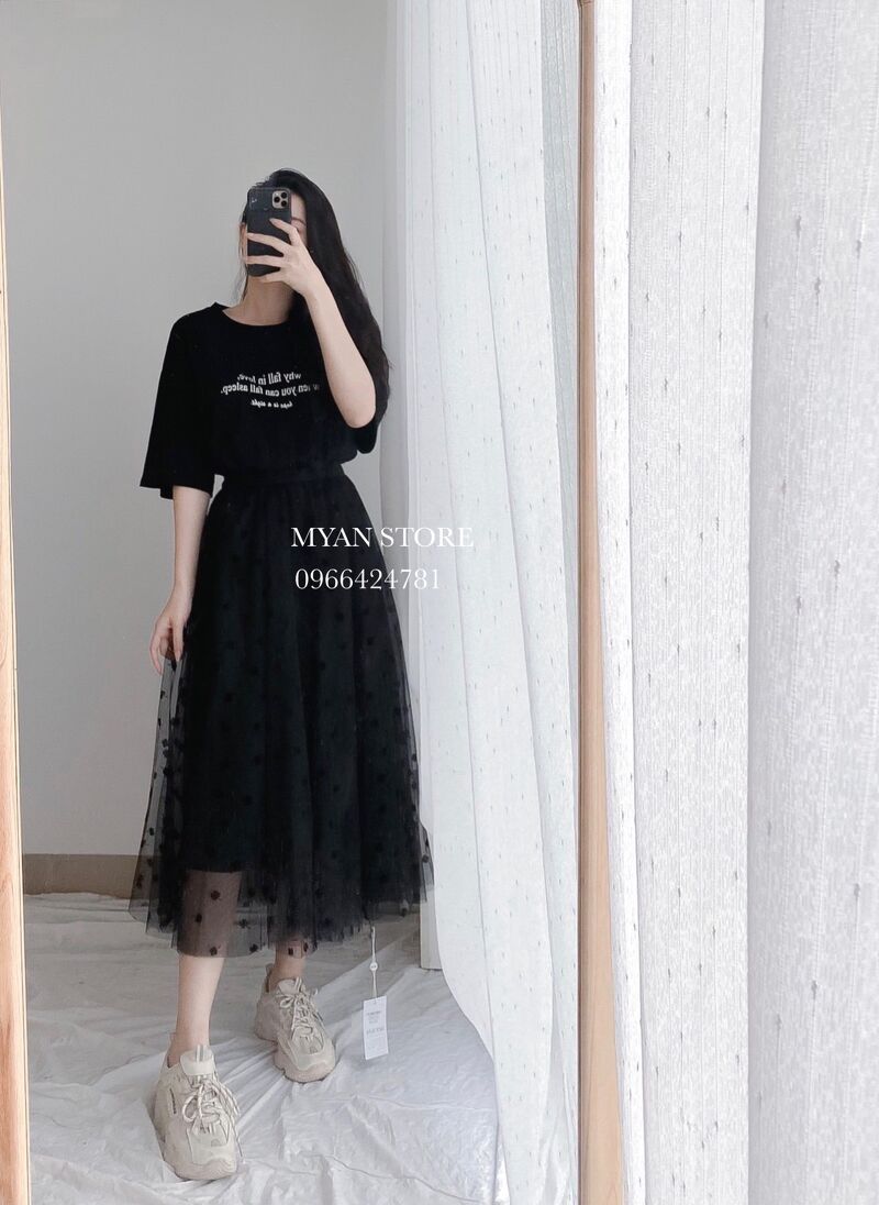 Các mẫu chân váy đen dài cùng tips mix dự báo lọt top trending 2022 |  Receita | Váy đen, Chân váy, Chân váy midi