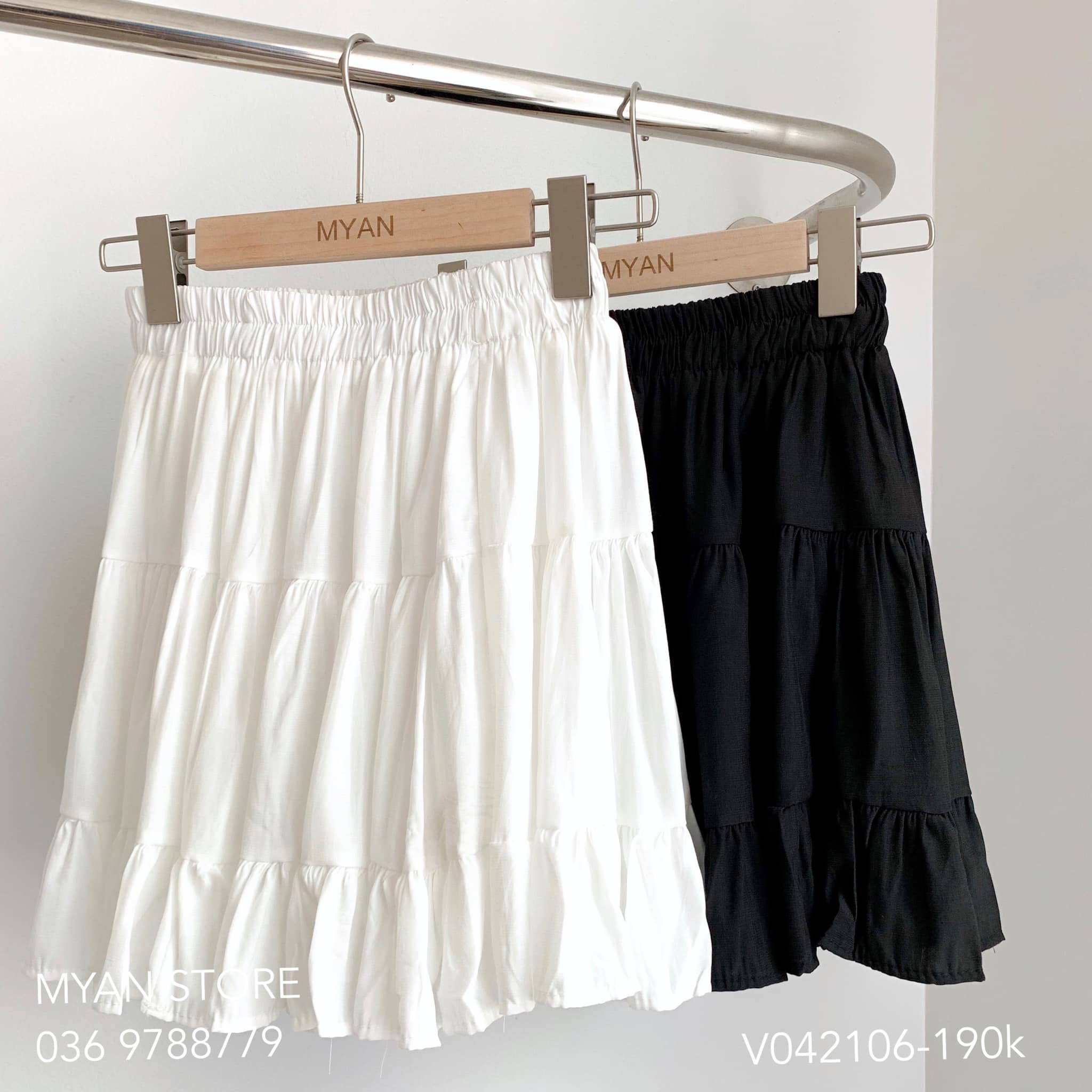 Chân váy xếp ly xòe chữ a màu đen CV06-07 | Thời trang công sở K&K Fashion