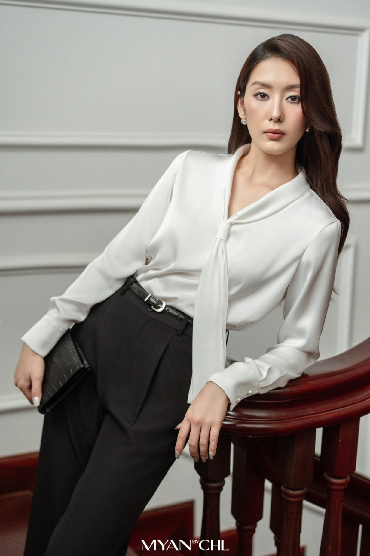 Áo sơ mi lụa dài tay dây cổ