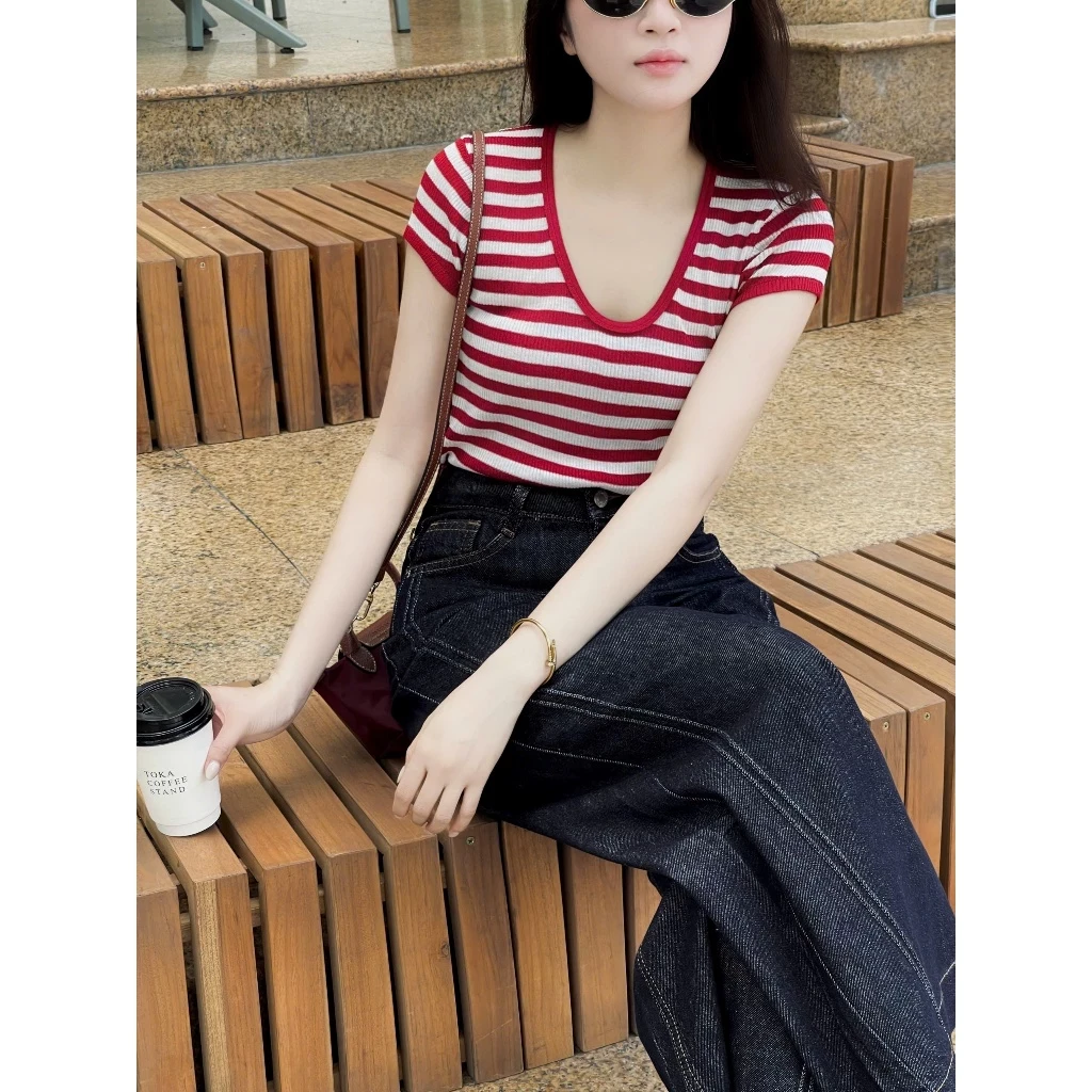 Áo thun ngắn tay cổ U (6778)
