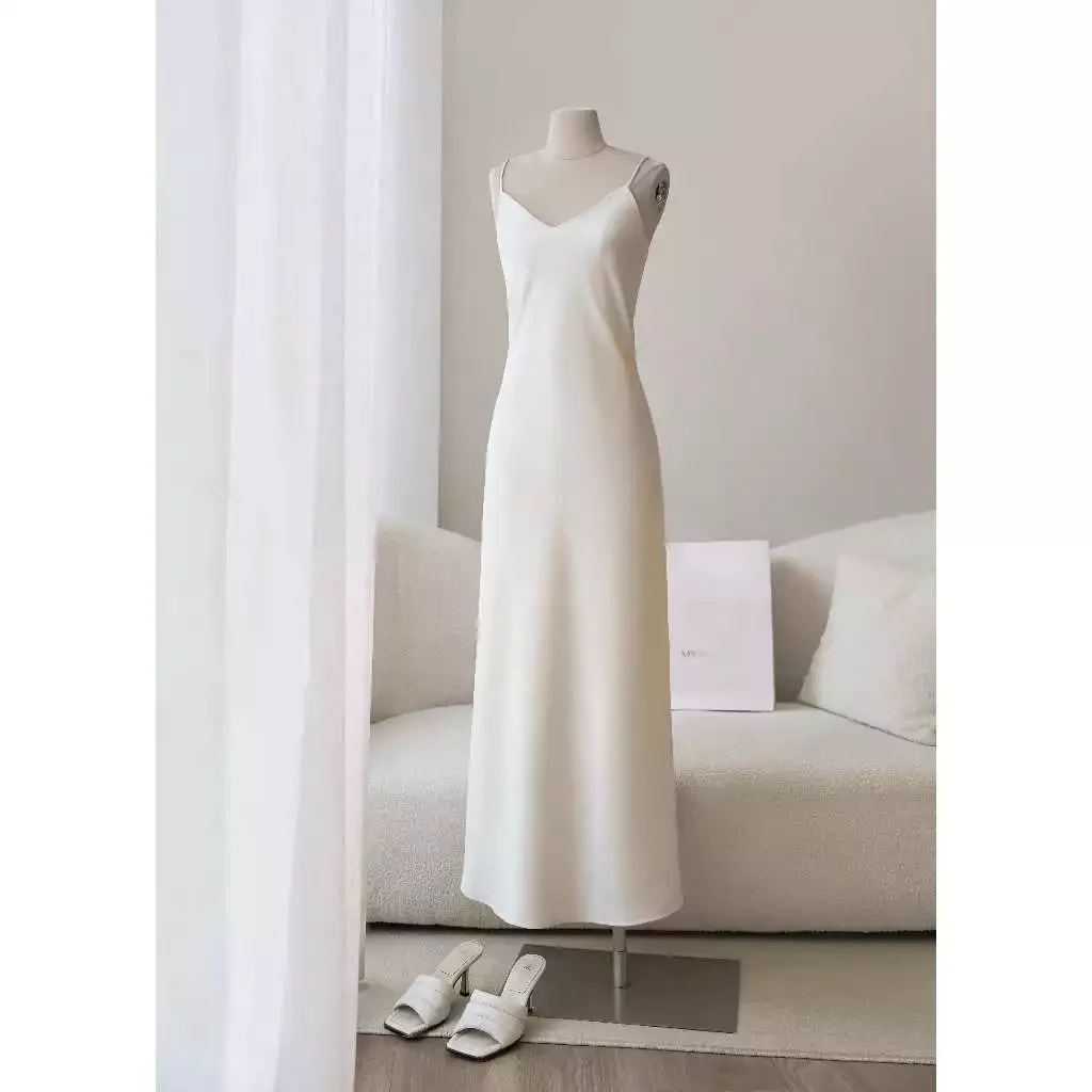 Váy lụa 2 dây dáng dài