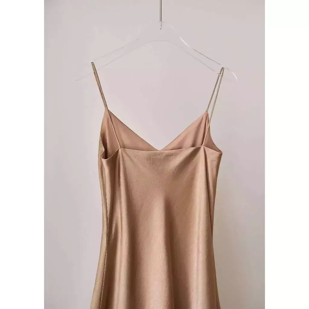 Váy lụa 2 dây dáng dài