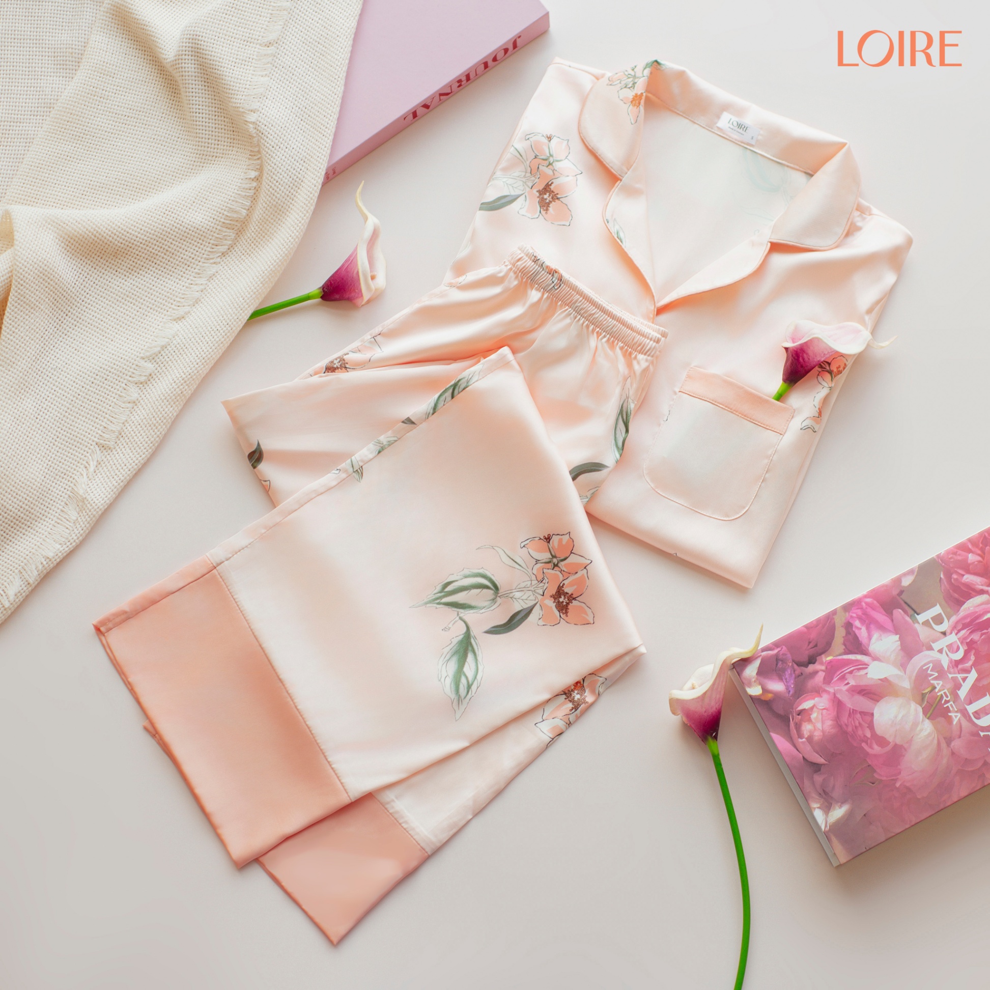 Bộ Đồ Ngủ Nữ Pijama Quần Dài Áo Cộc Lụa Pháp Cao Cấp Họa Tiết Nhẹ Nhàng, Sang Trọng Loirechic PCD10