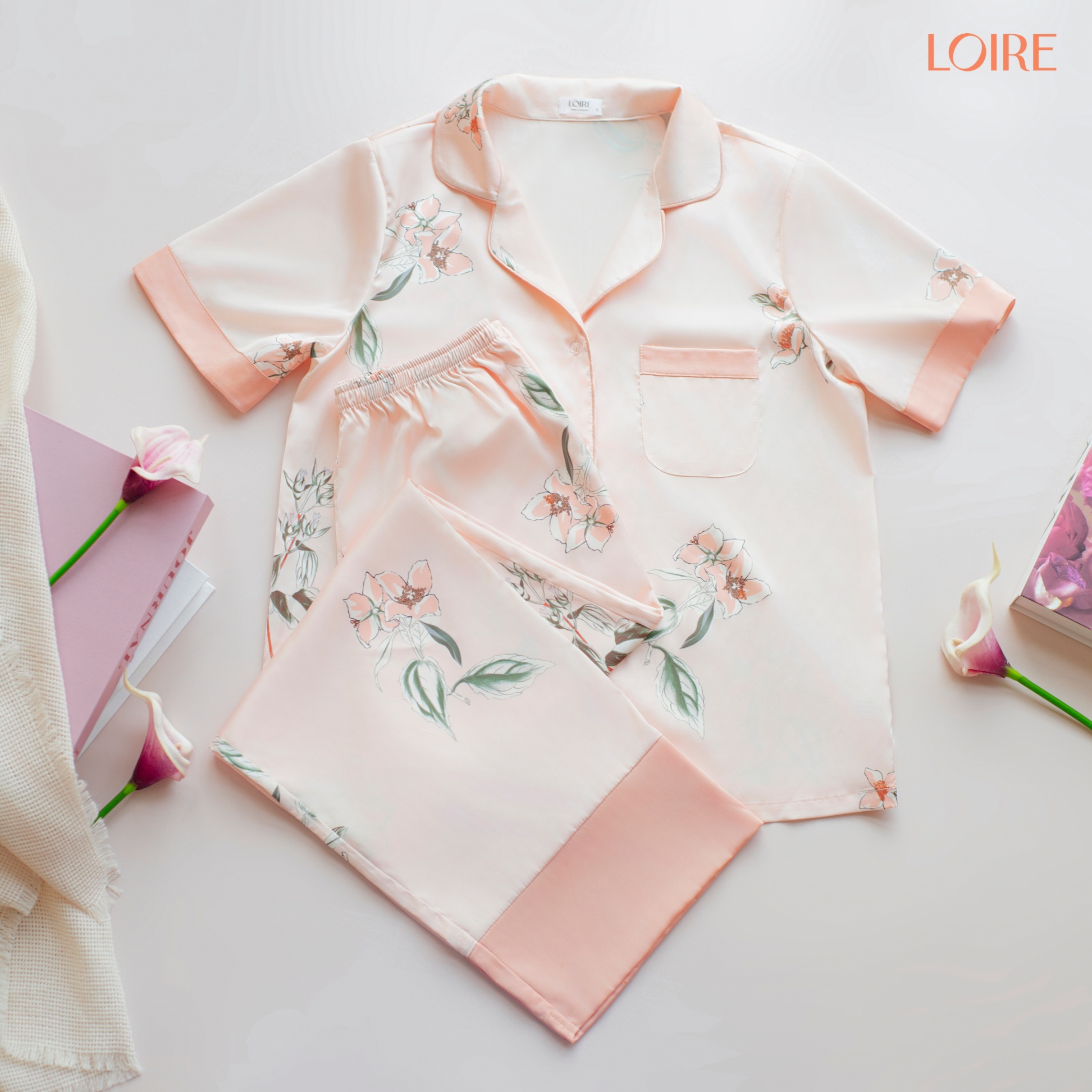 Bộ Đồ Ngủ Nữ Pijama Quần Dài Áo Cộc Lụa Pháp Cao Cấp Họa Tiết Nhẹ Nhàng, Sang Trọng Loirechic PCD10