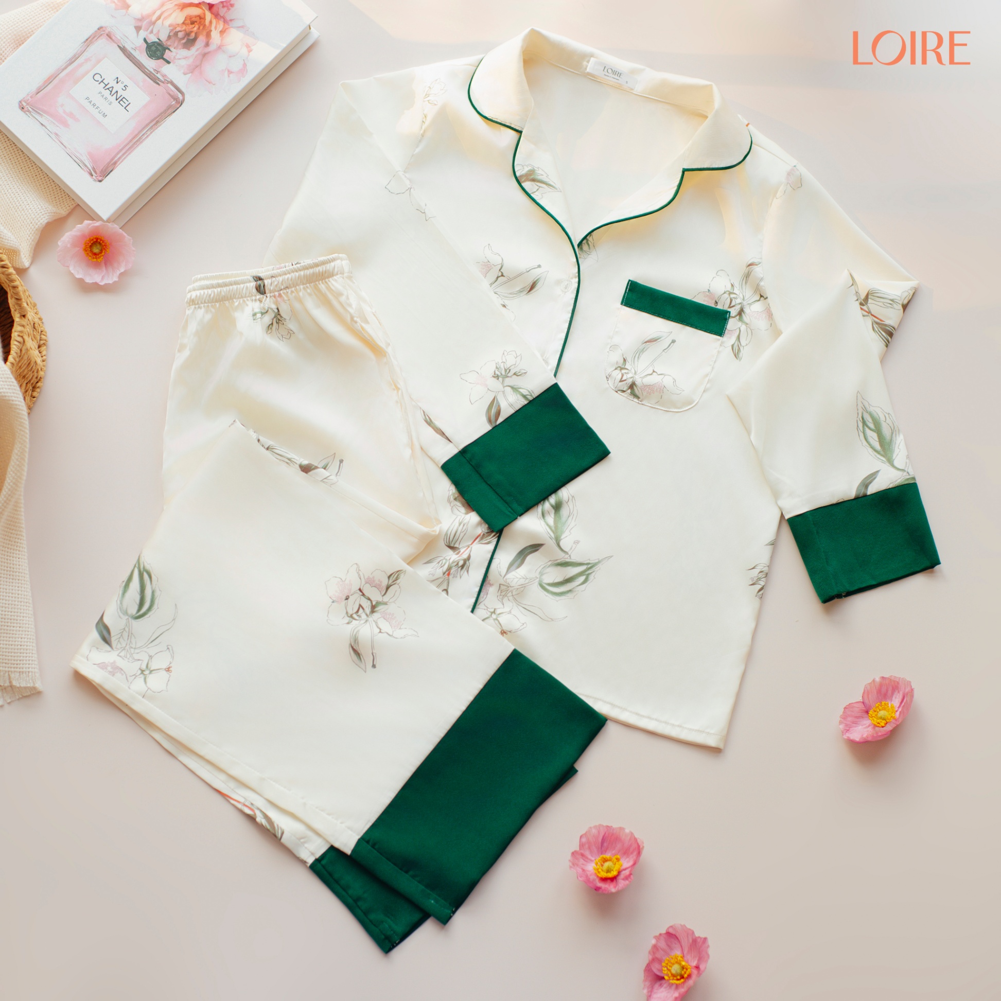 Bộ Đồ Ngủ Pijama Dài Tay Lụa Pháp Cao Cấp Cao Cấp Họa Tiết Nhẹ Nhàng Sang Trọng Loirechic PDD11