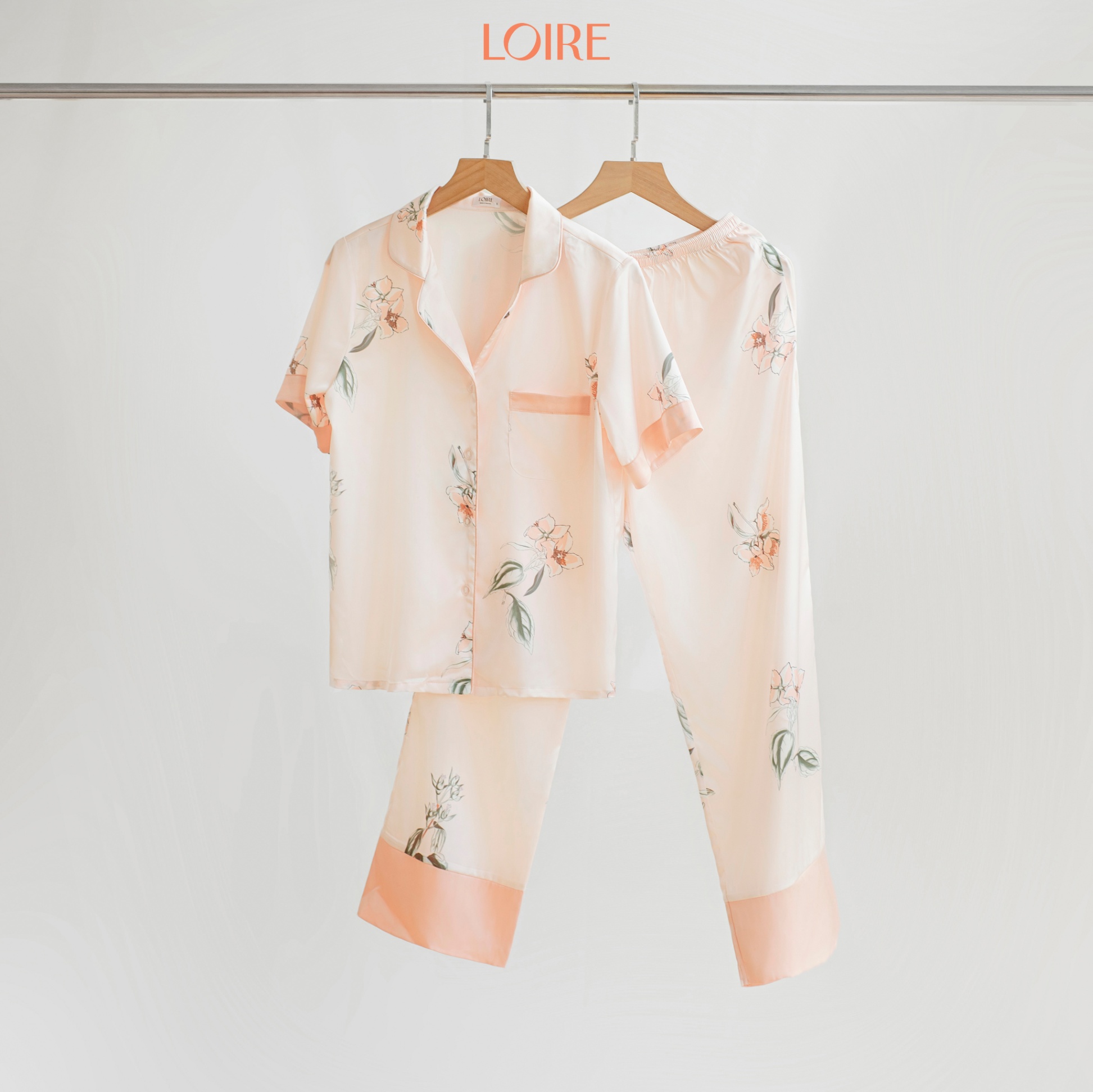 Bộ Đồ Ngủ Nữ Pijama Quần Dài Áo Cộc Lụa Pháp Cao Cấp Họa Tiết Nhẹ Nhàng, Sang Trọng Loirechic PCD10