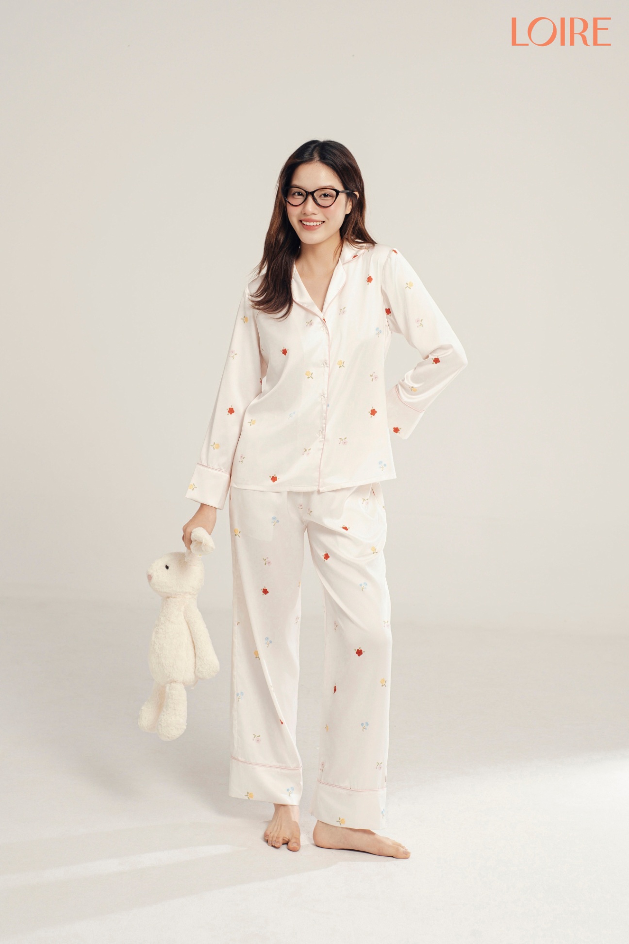 Bộ Pijama Chất Lụa Pháp In Họa Tiết Trẻ Trung FDMN250335