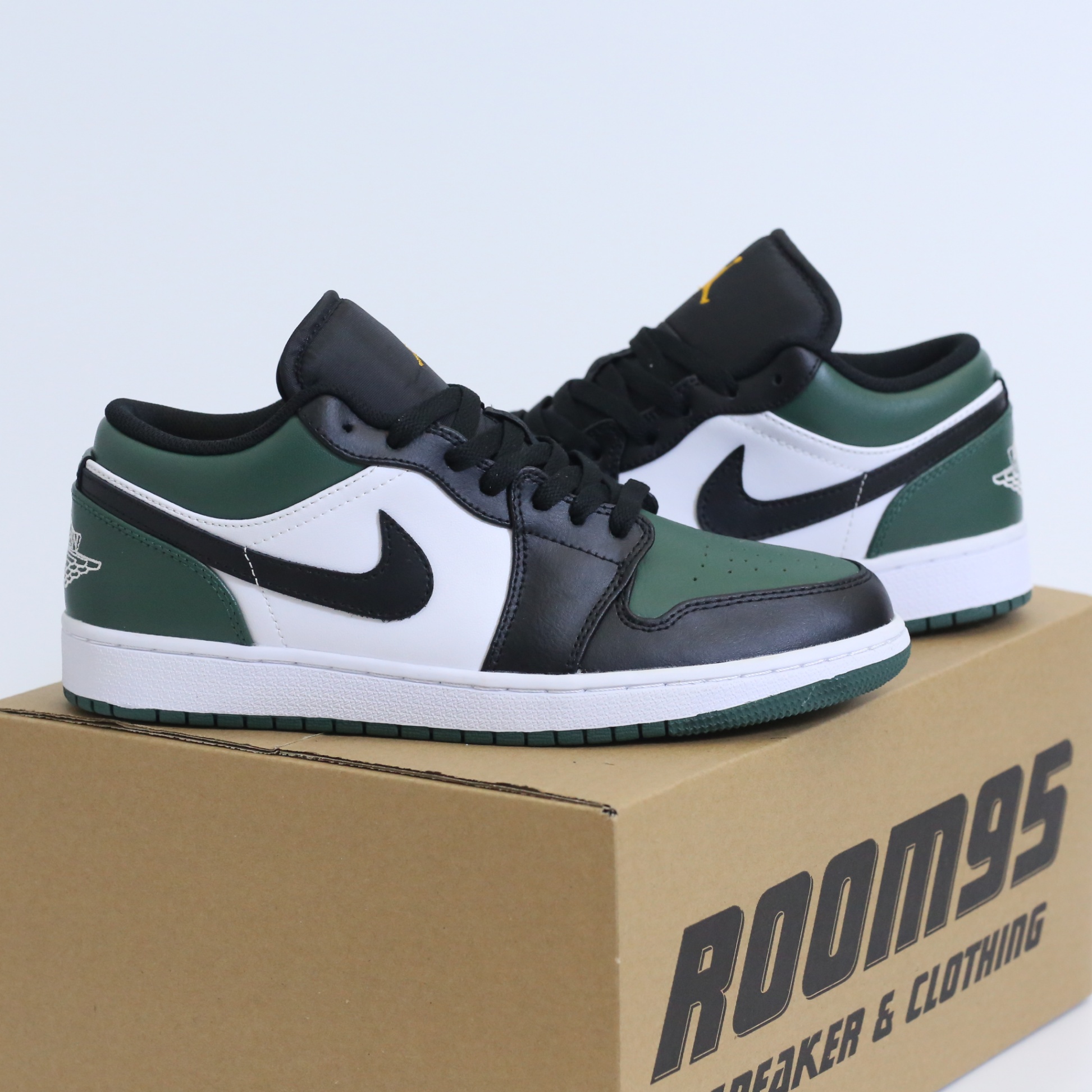 Jordan 1 Retro Low Pine Green Toe Green Pollen