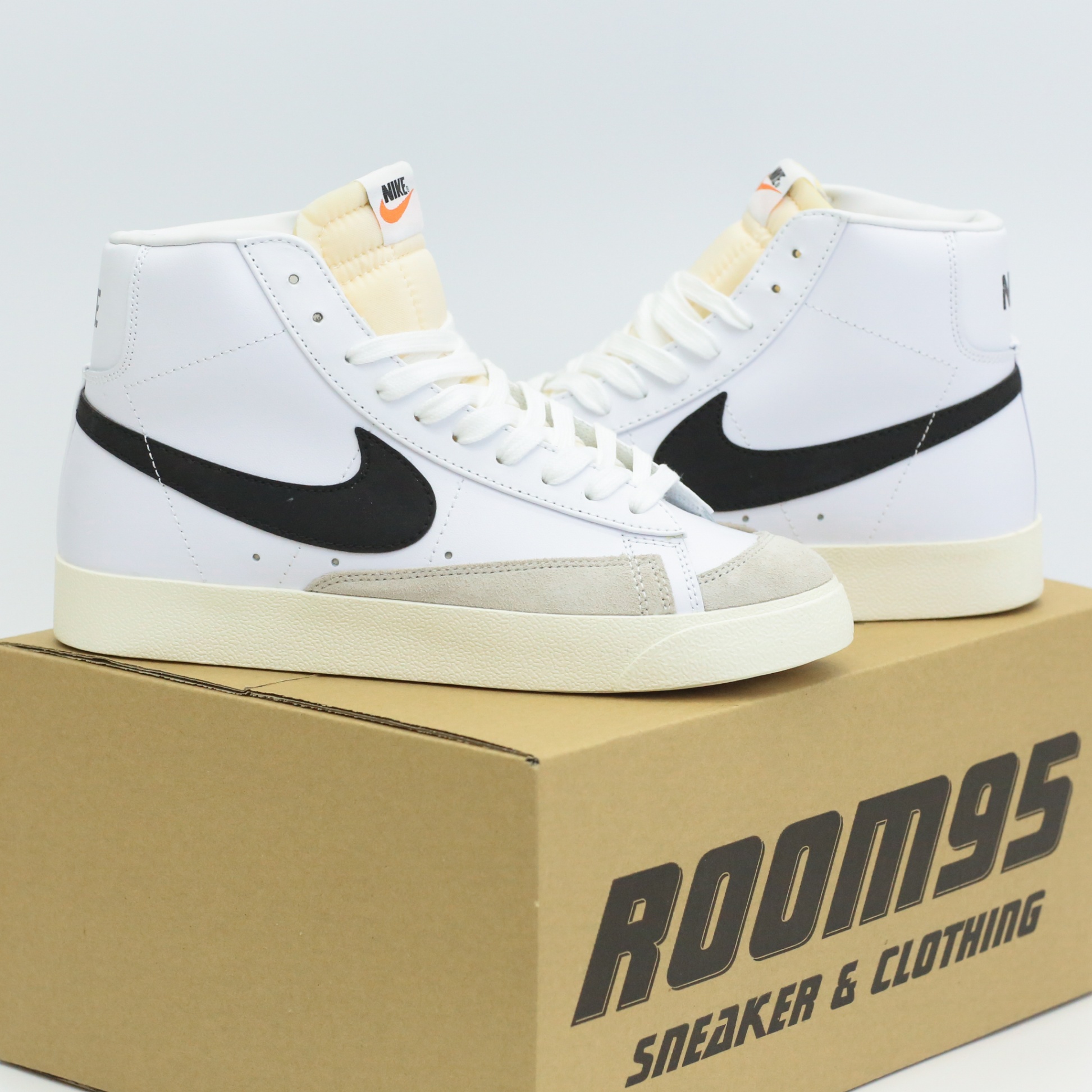 NIKE BLAZER MID 77 VINTAGE WHITE BLACK