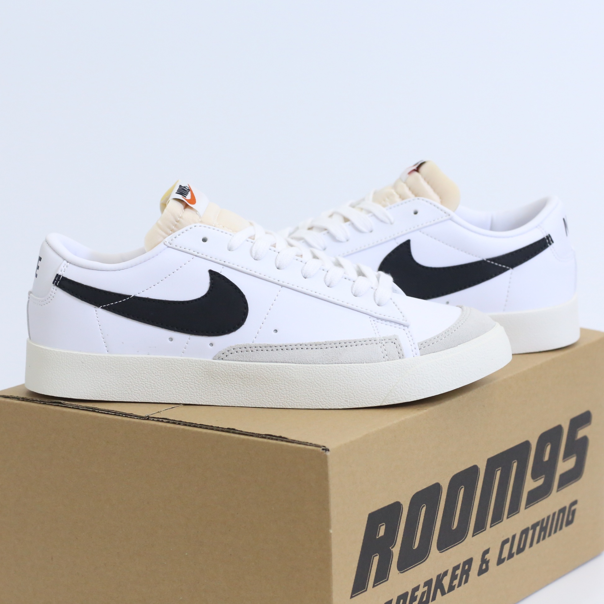 NIKE BLAZER LOW 77 VINTAGE WHITE BLACK