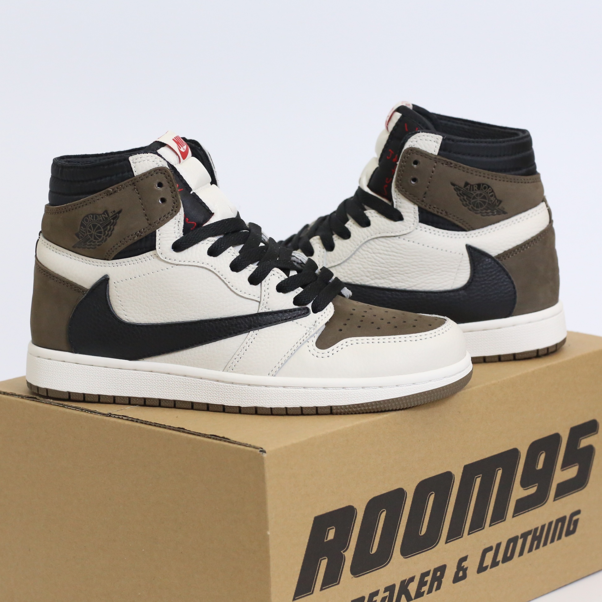 NIKE AIR JORDAN 1 HIGH TRAVIS SCOTT REVERSE ALTERNATE