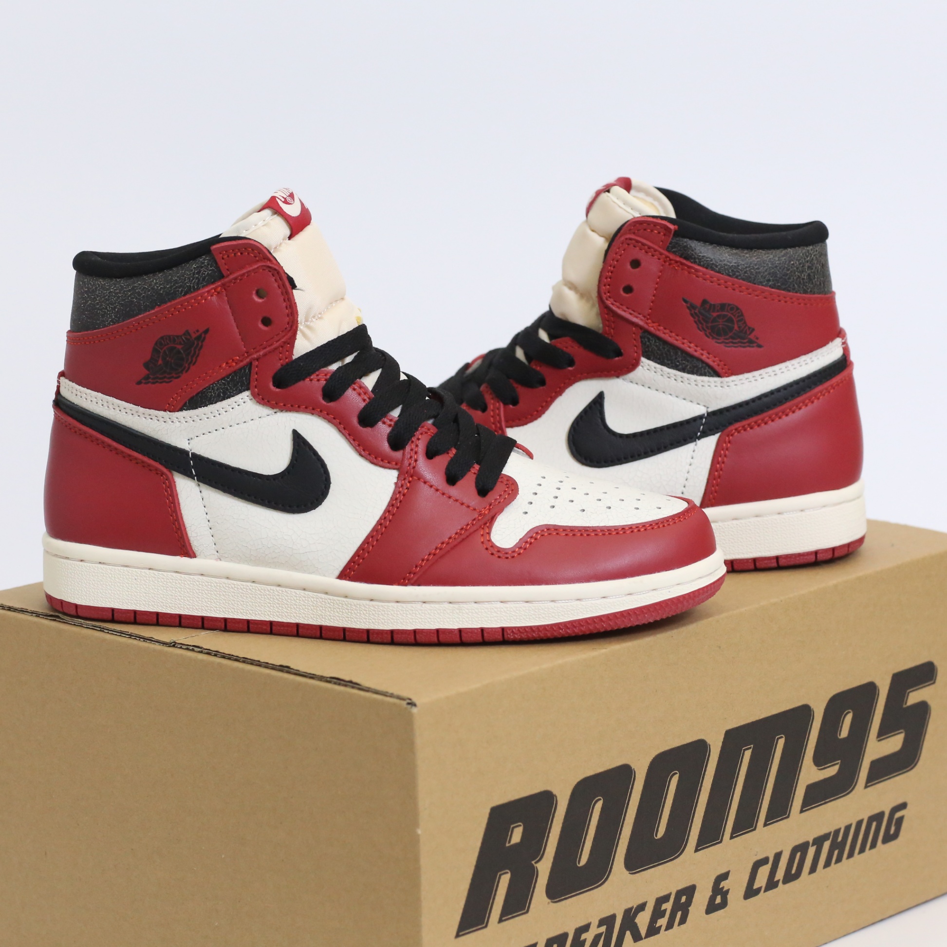 AIR JORDAN 1 RETRO HIGH OG ‘LOST & FOUND’