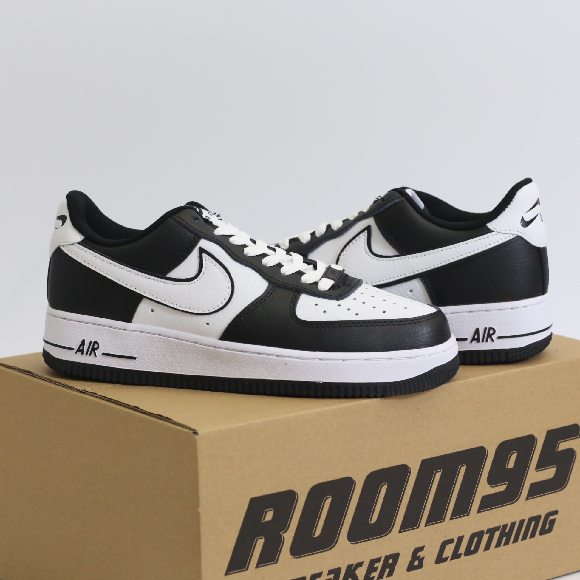 Nike Air Force 1 Low '07 LV8 Panda