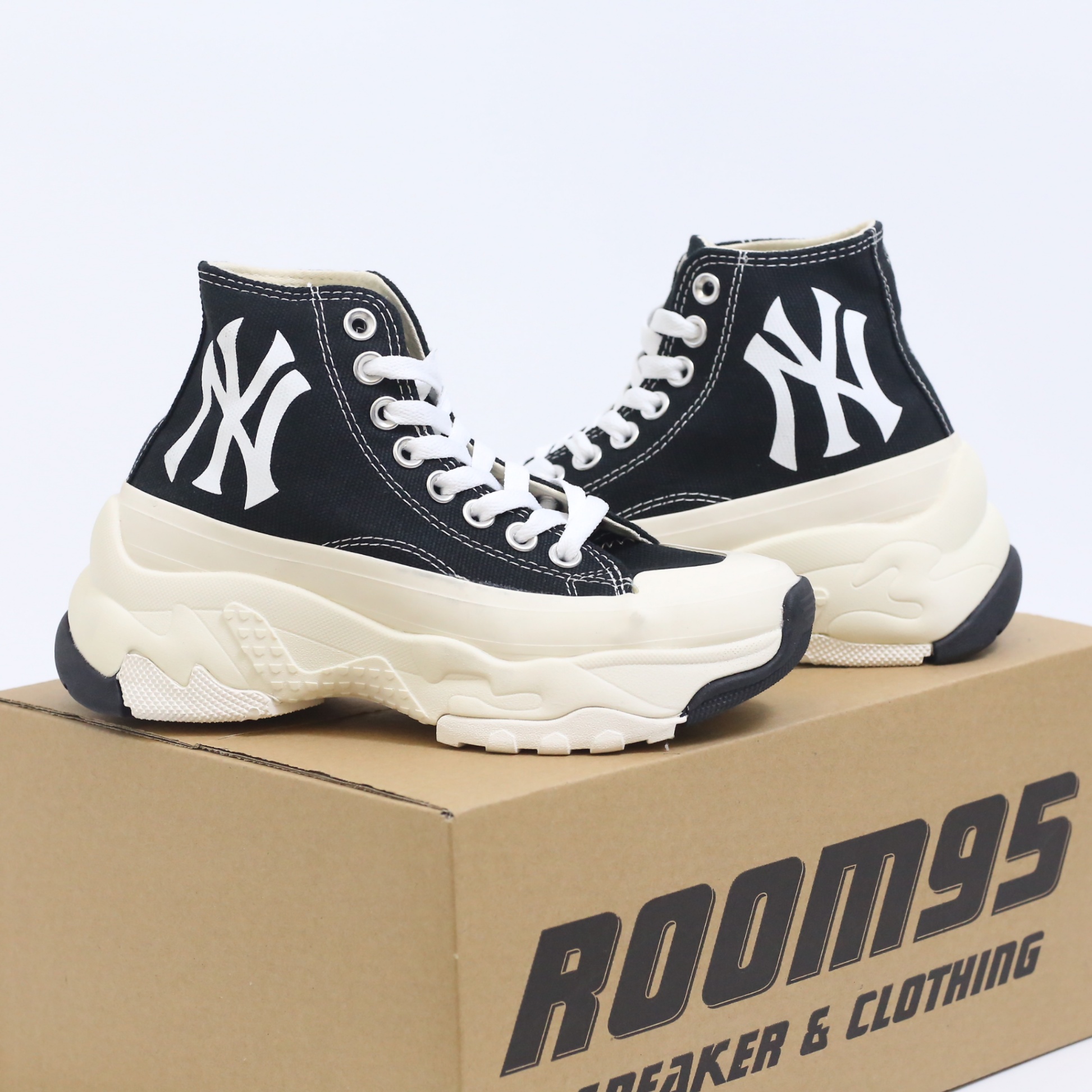 MLB New York Yankees 'Black White' Chunky High