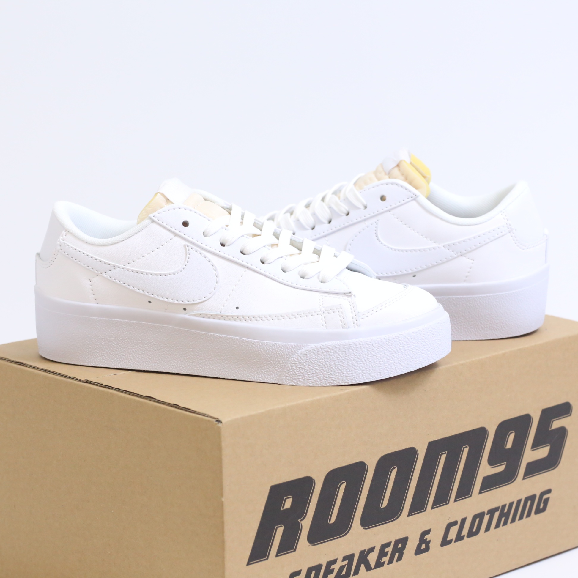 Nike Blazer Low Platform White