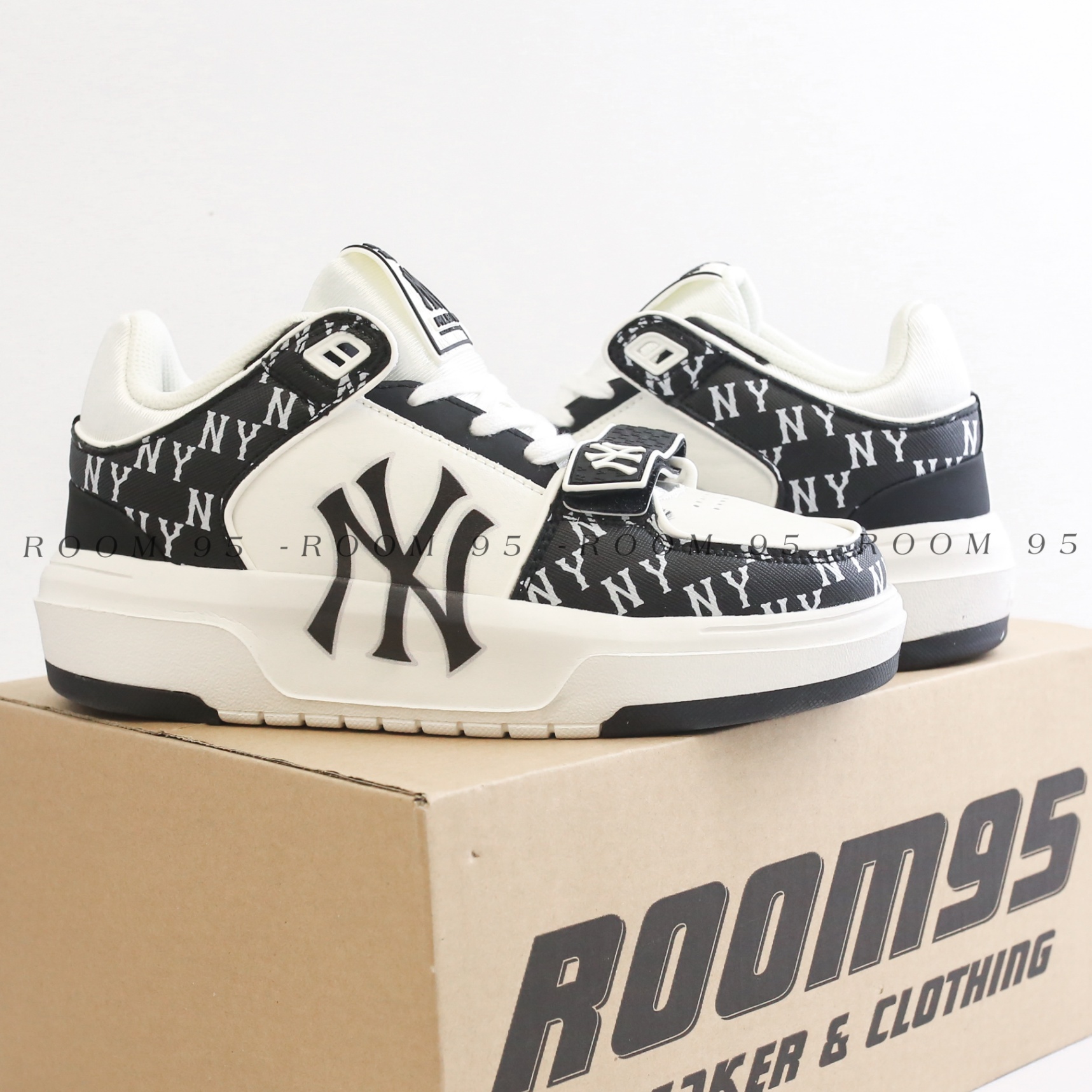 MLB Chunky Liner Mid Classic Monogram New York Yankees Black