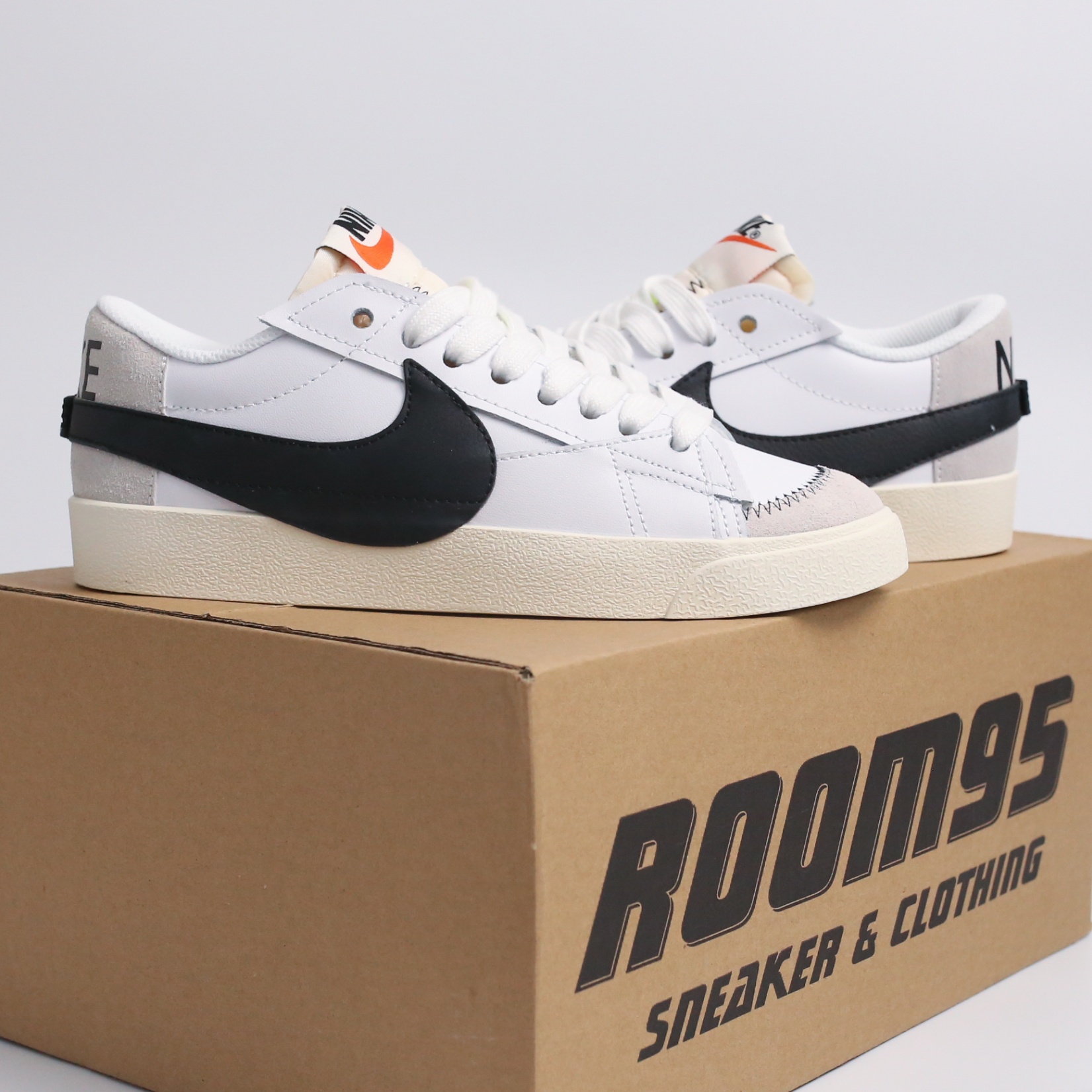 Nike Blazer Low Jumbo – White/Black