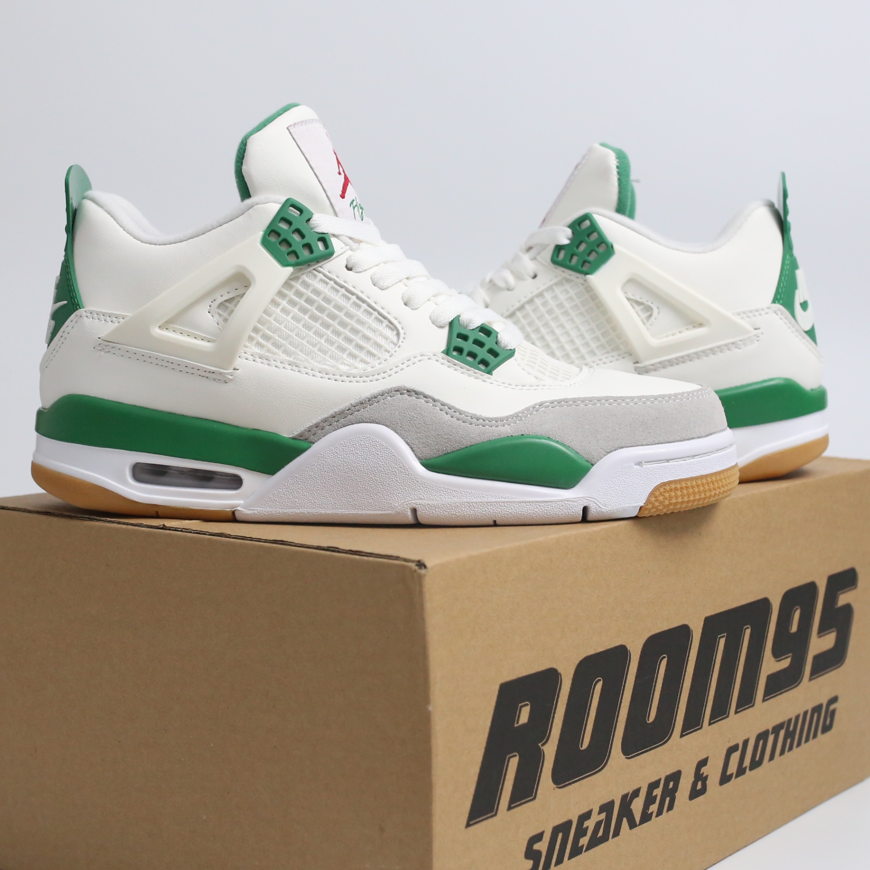 JORDAN 4 RETRO SB PINE GREEN