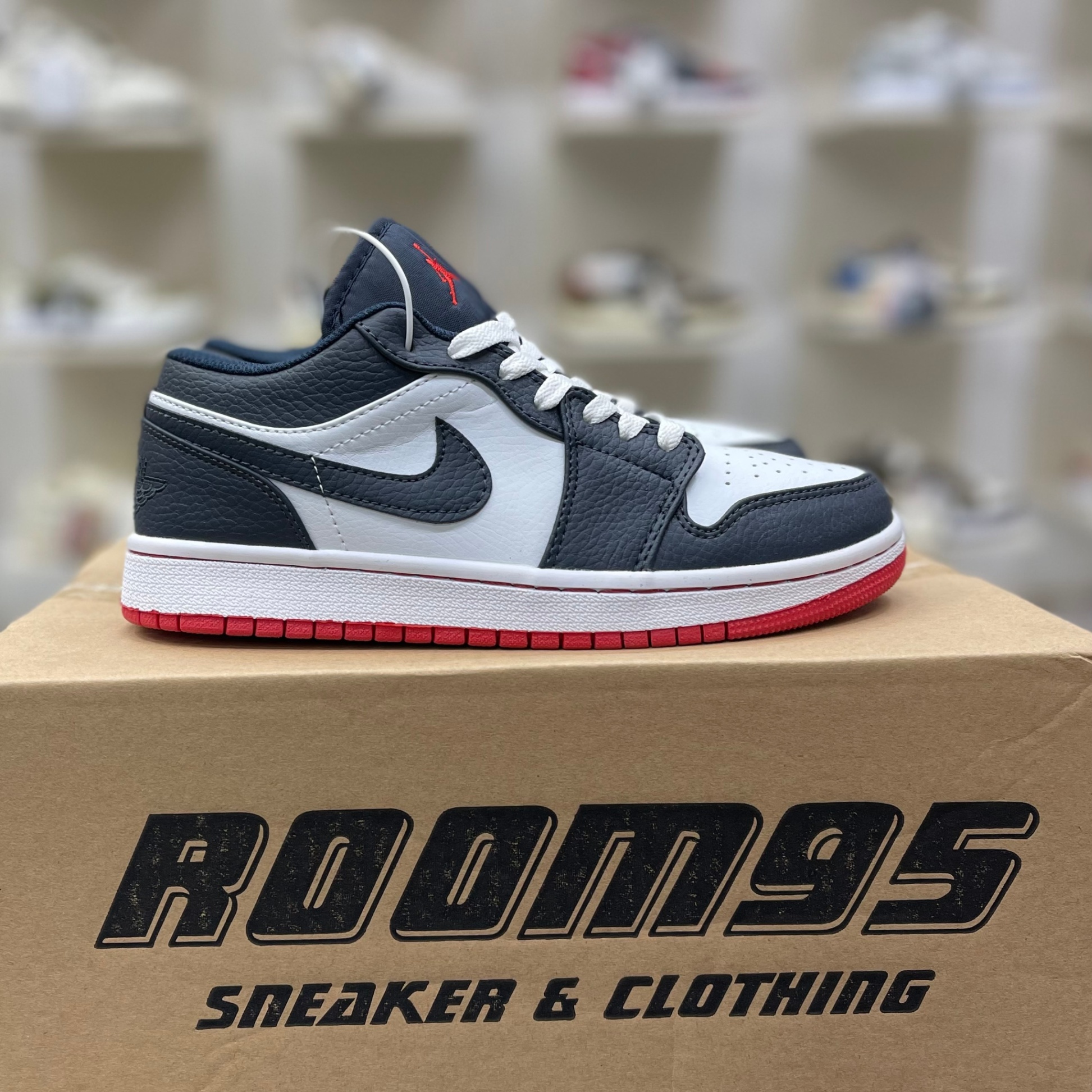 Jordan 1 Low Obsidian Ember Glow