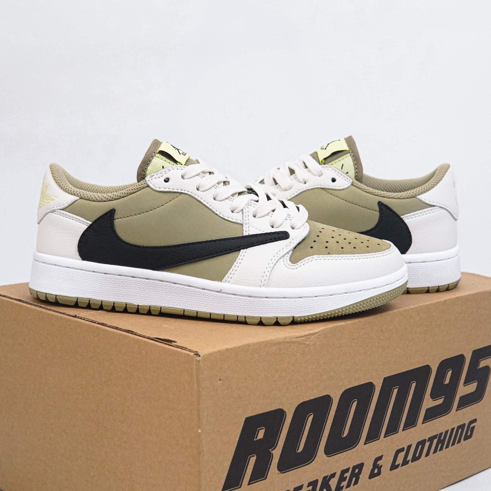 Travis Scott Air Jordan 1 Low Golf Olive