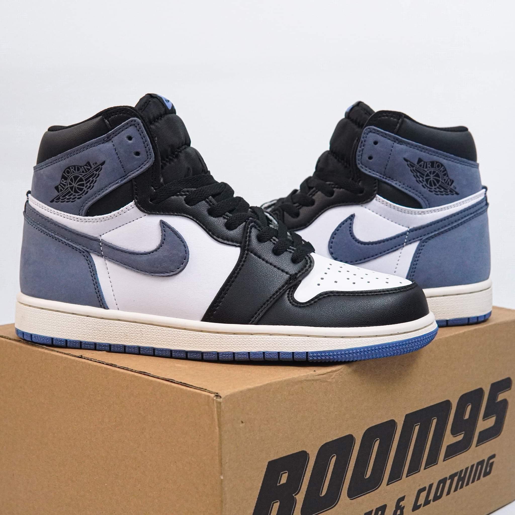 Nike Air Jordan 1 Retro High OG 'Blue Moon'