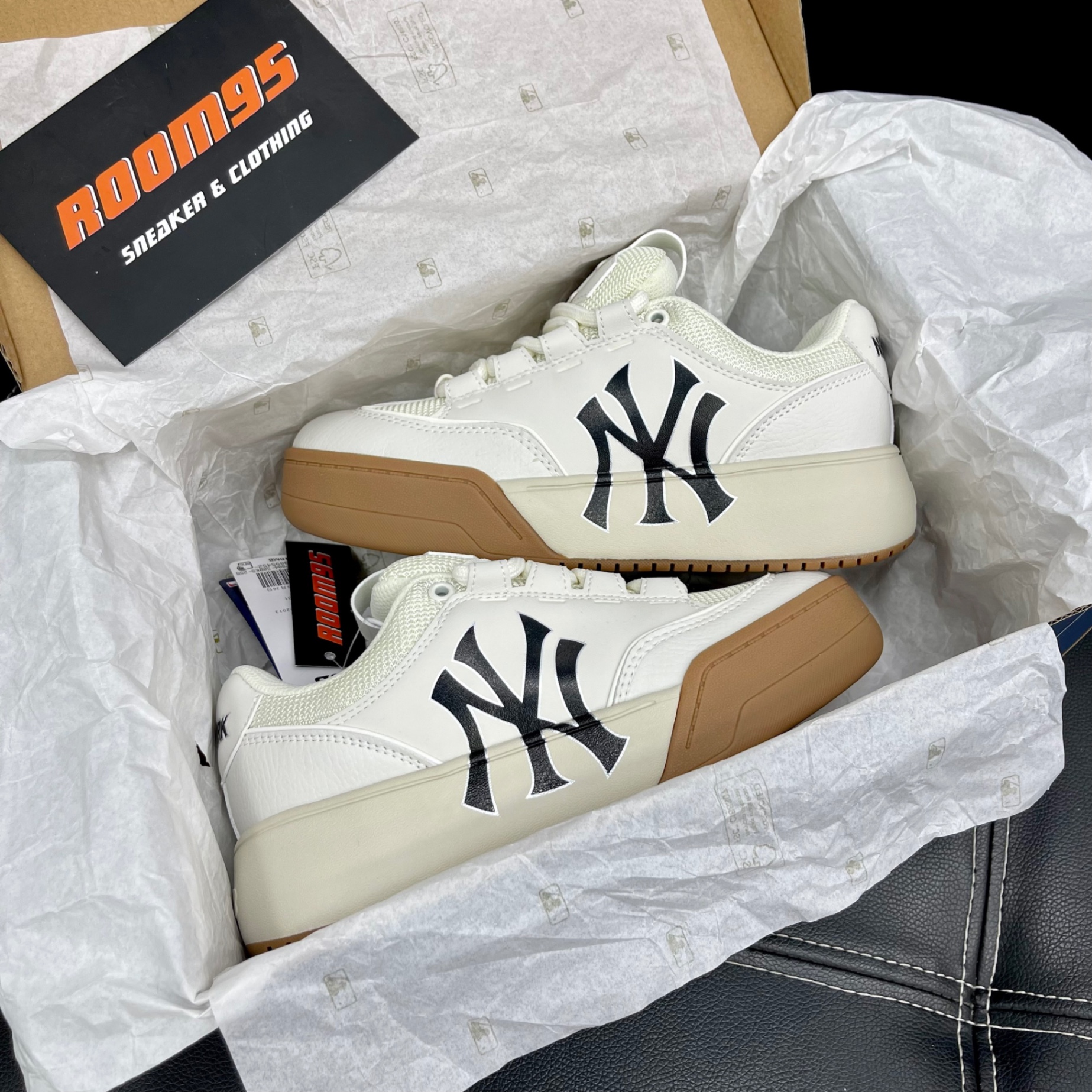 MLB Chunky Wide New York Yankees 'WHITE / GUM'