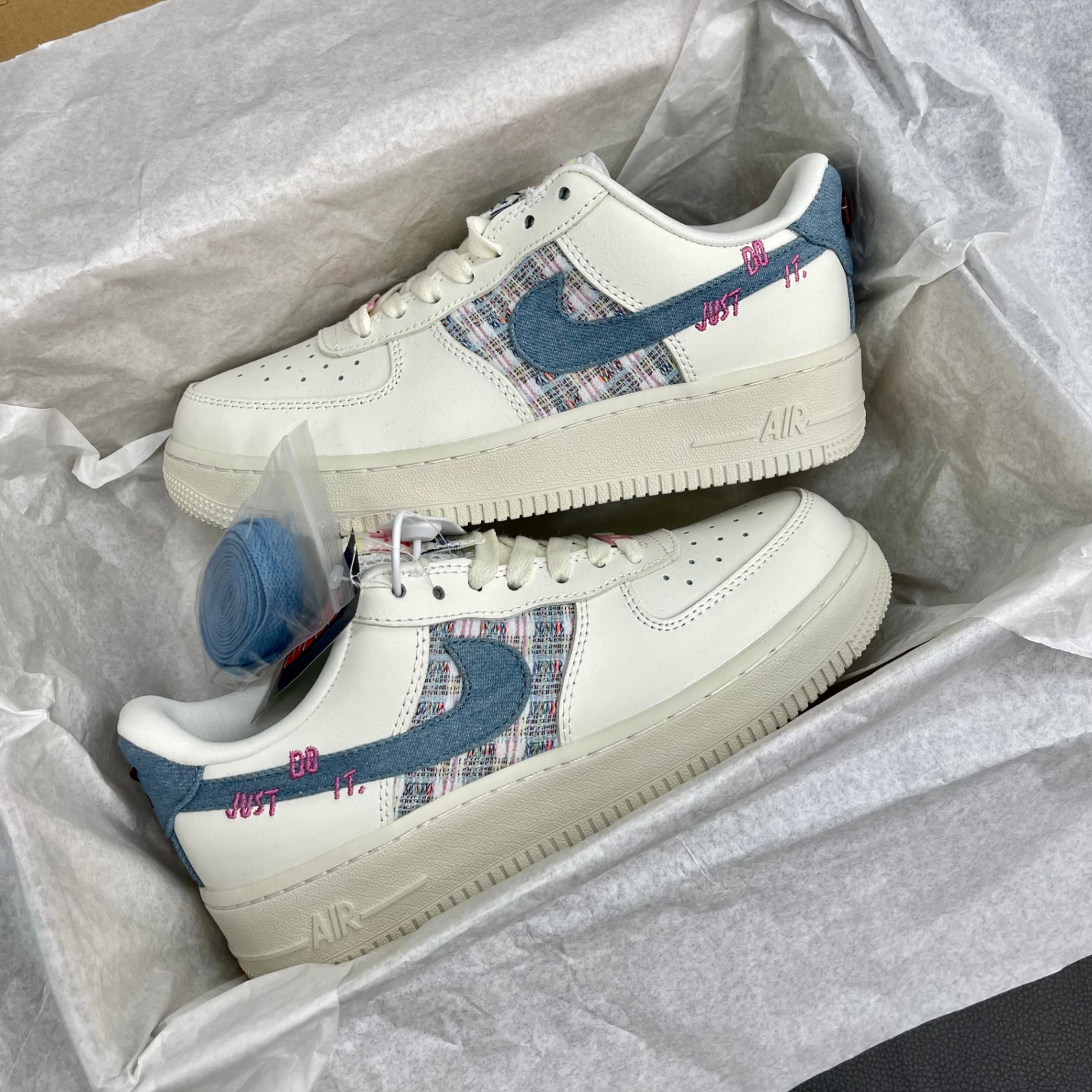 Nike Air Force 1 Low '07 LX Denim Swoosh Boucle