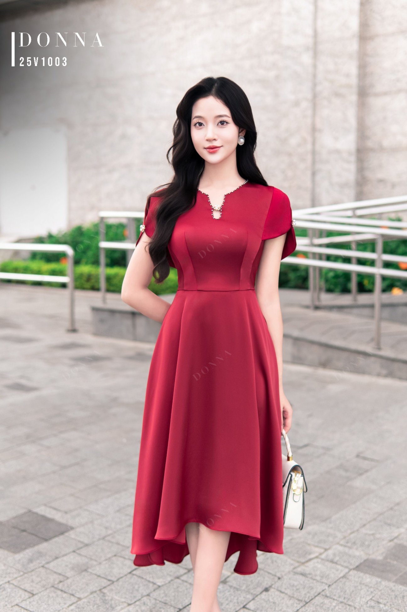 25V1003 - Đầm xòe đỏ lụa