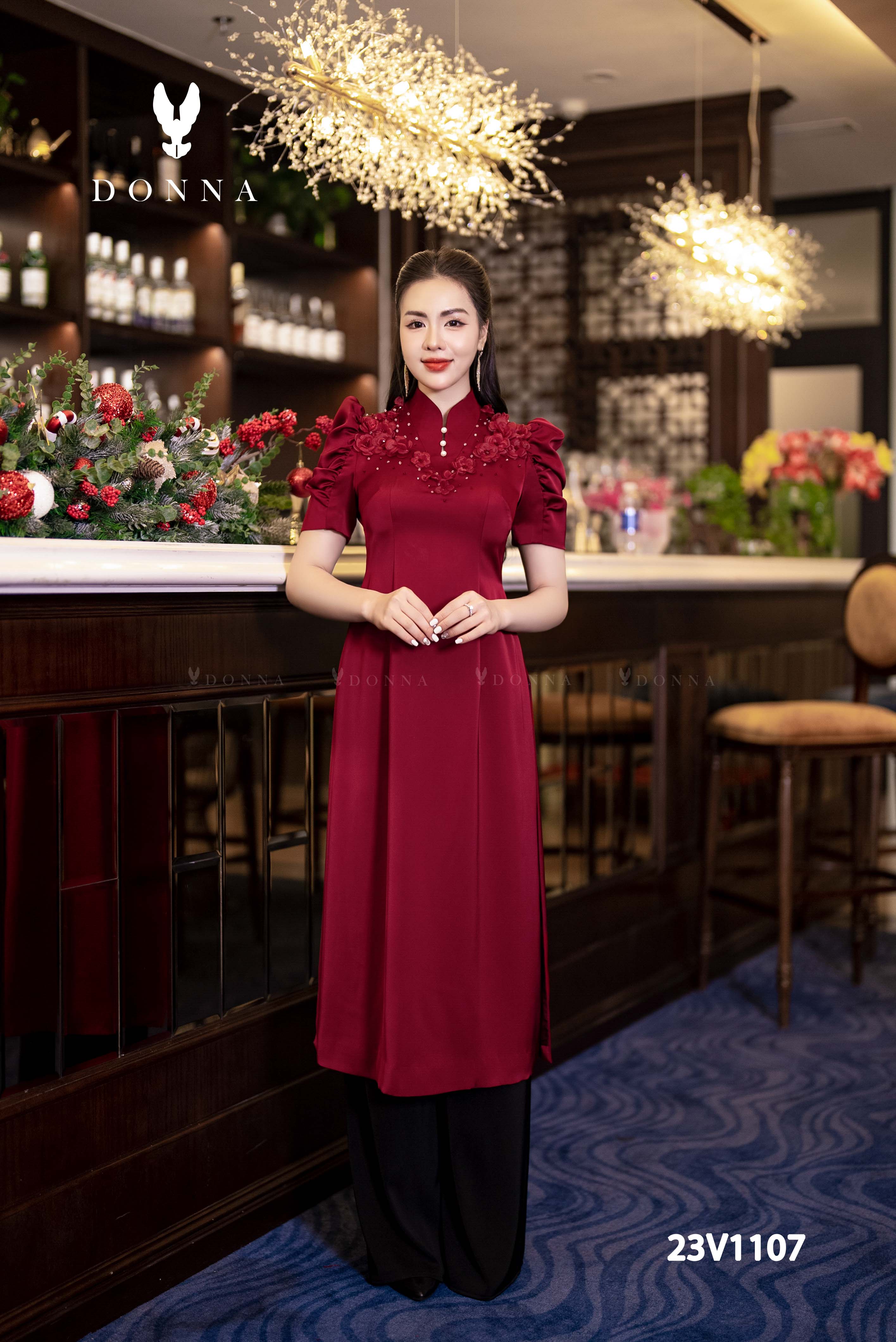 23V1107 - Set áo dài đỏ lụa queen