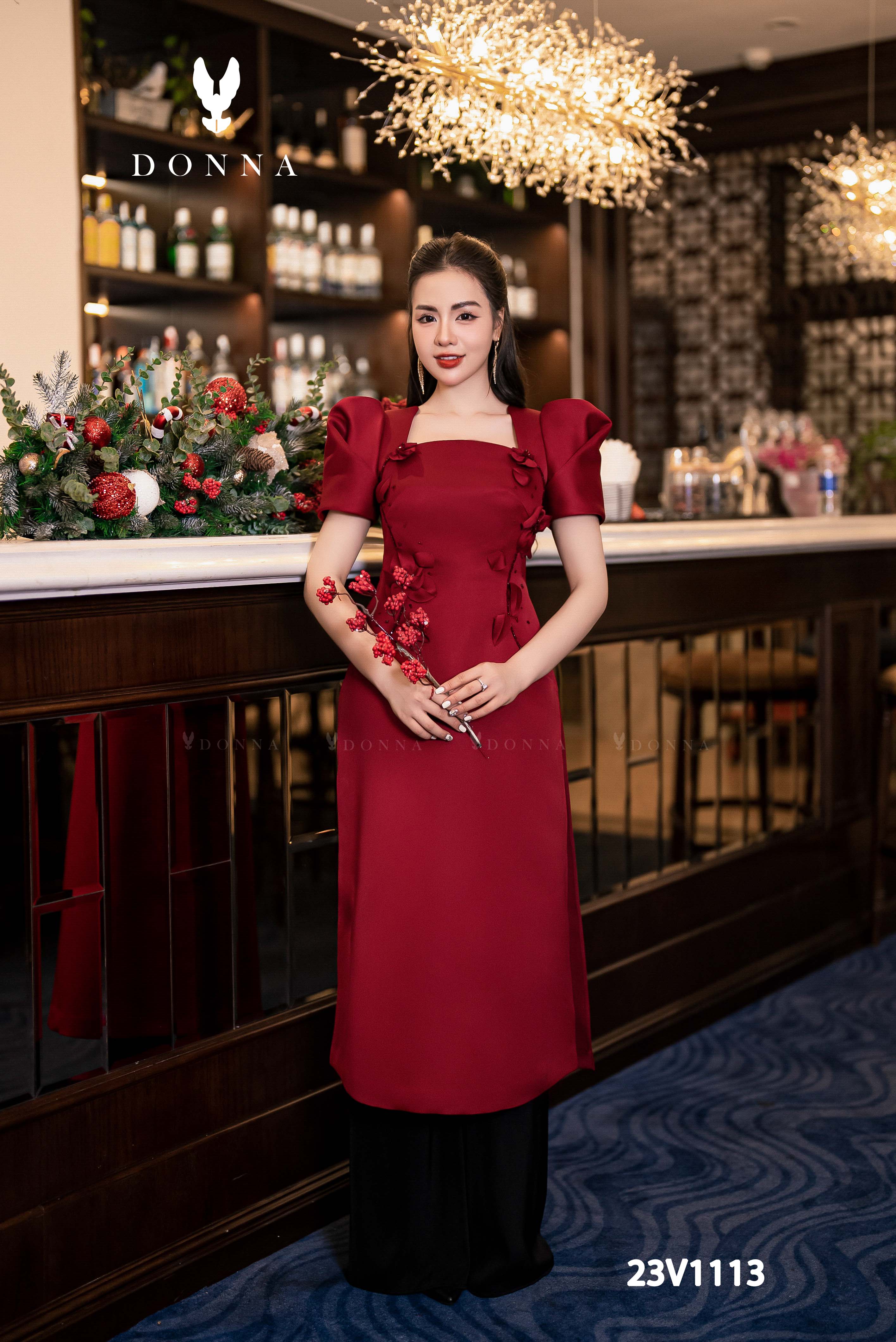23V1113 - Set áo dài đỏ tafta