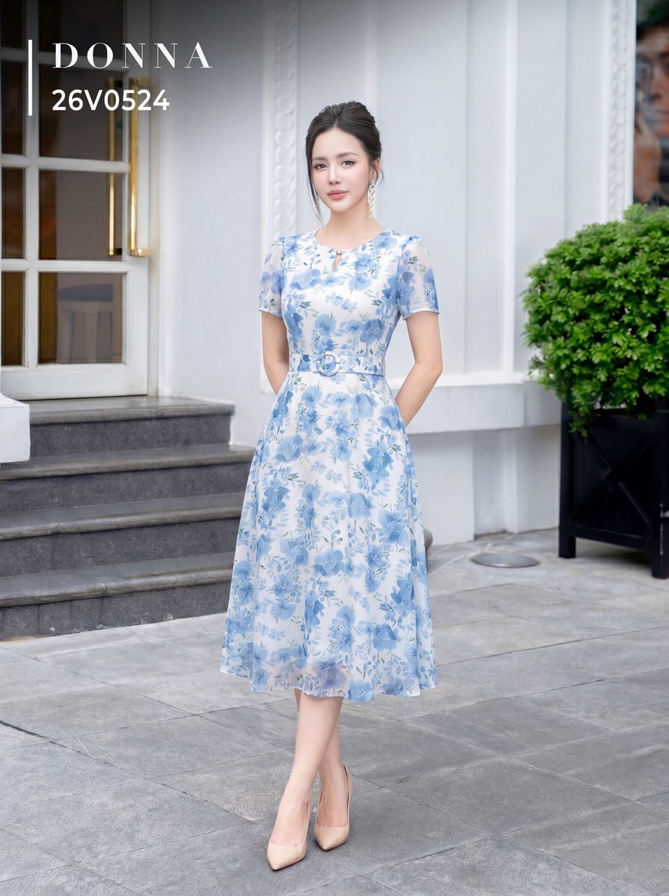 26V0524 - Đầm xoè lụa mịn in hoa xanh