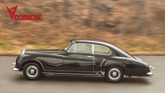 Xe du lịch 4 chỗ ngồi của Bentley R-Type Continental - 1952