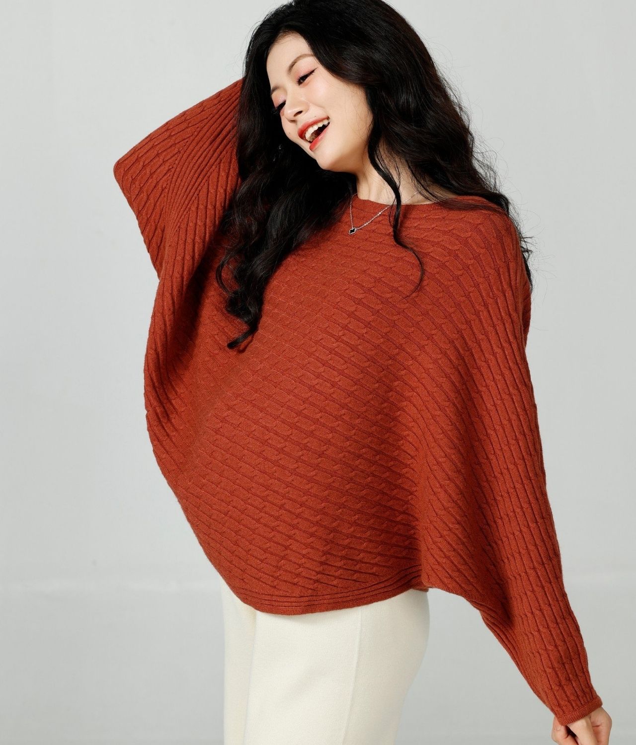 Áo len bầu cổ tròn dệt mềm tay rộng Snugg SNU2205