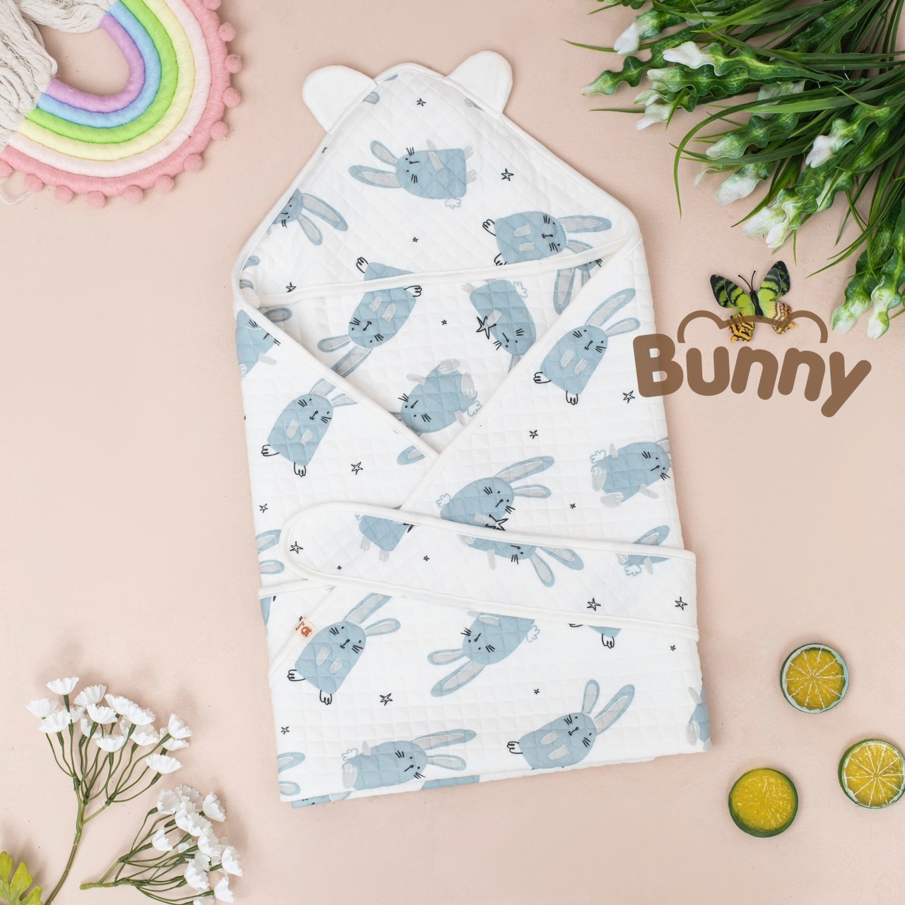 Ủ choàng cho bé sơ sinh Bunny chất vải xốp trần bông, chăn ủ  điều hoà có mũ hình tai gấu kèm đai cho bé kích thước 85x85cm