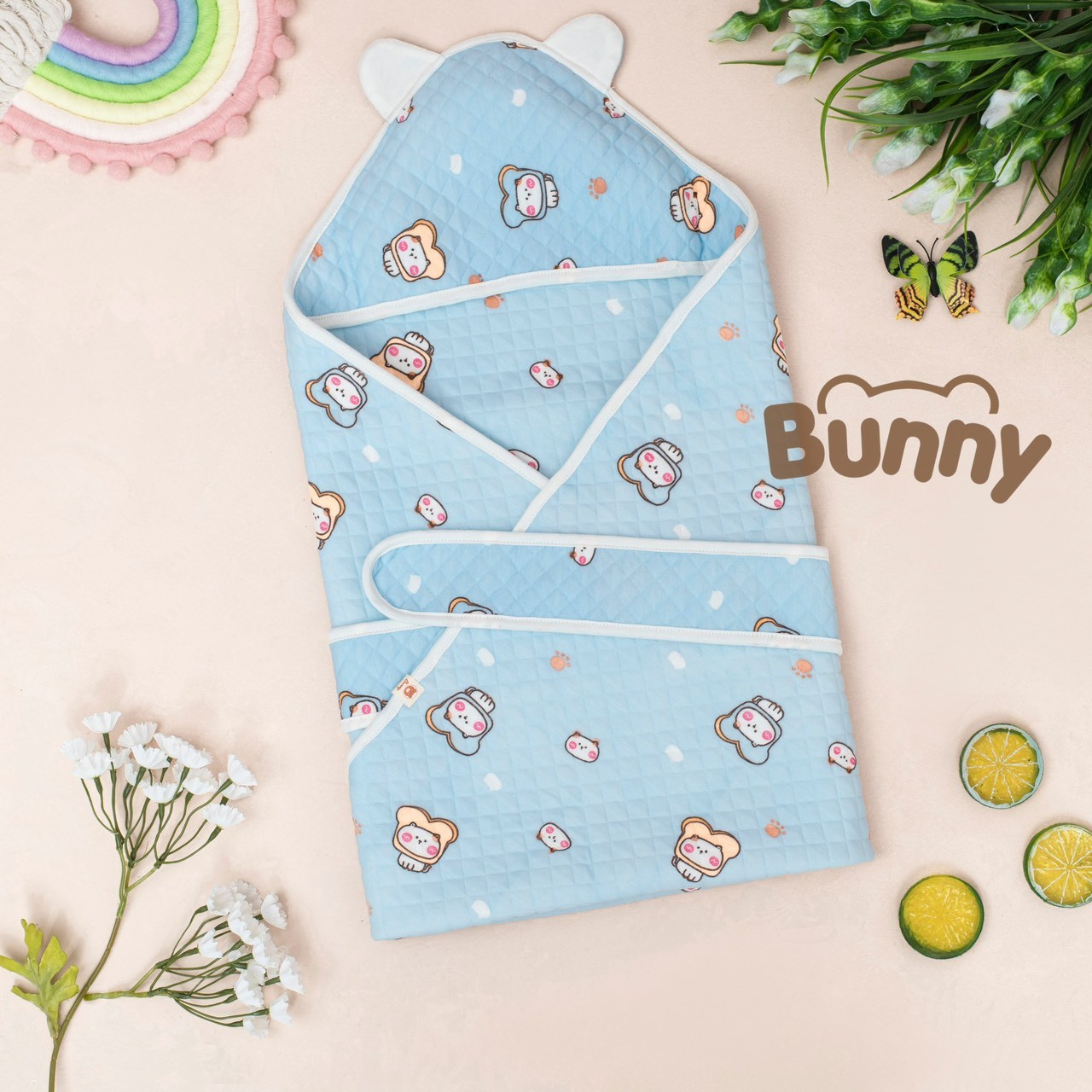 Ủ choàng cho bé sơ sinh Bunny chất vải xốp trần bông, chăn ủ  điều hoà có mũ hình tai gấu kèm đai cho bé kích thước 85x85cm