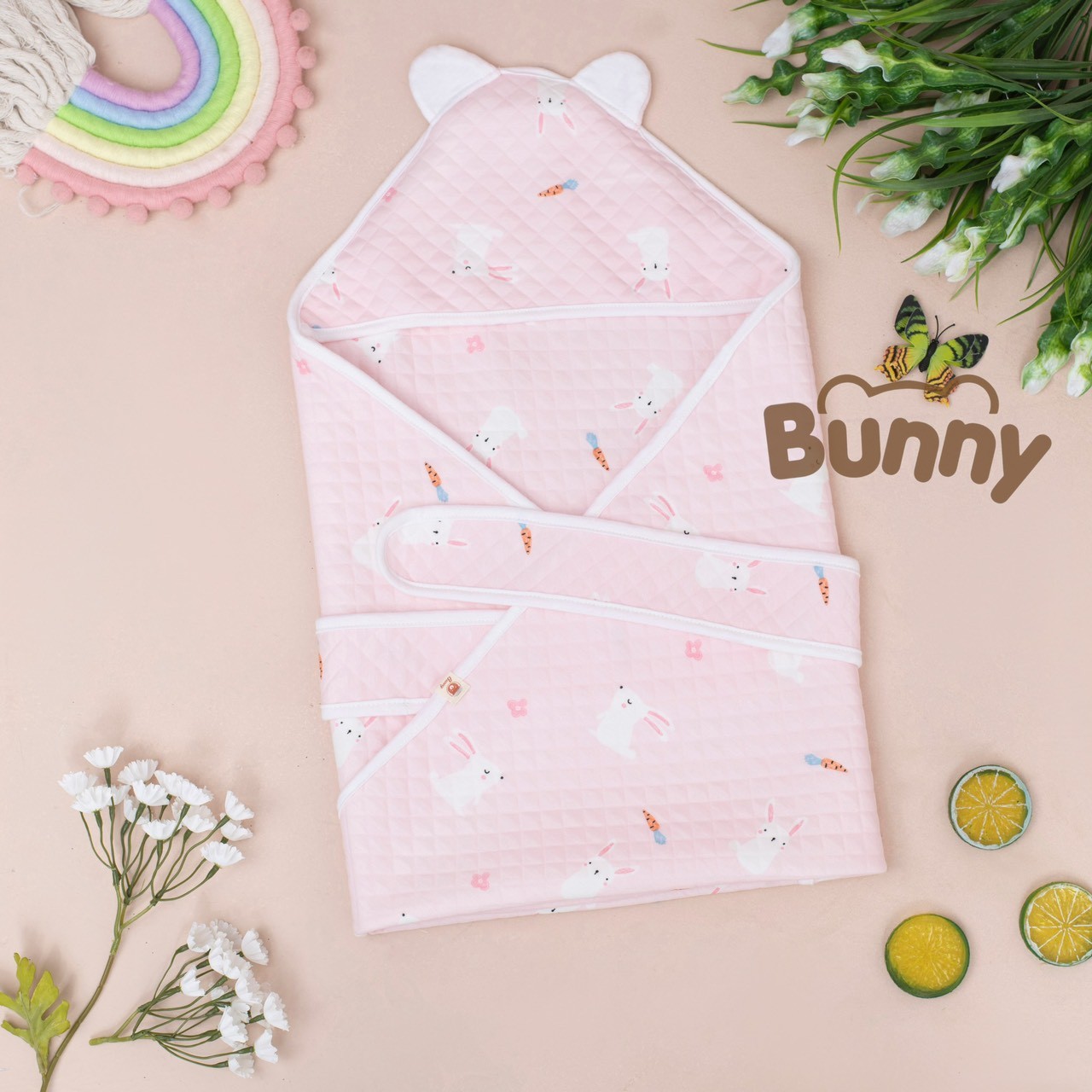 Ủ choàng cho bé sơ sinh Bunny chất vải xốp trần bông, chăn ủ  điều hoà có mũ hình tai gấu kèm đai cho bé kích thước 85x85cm