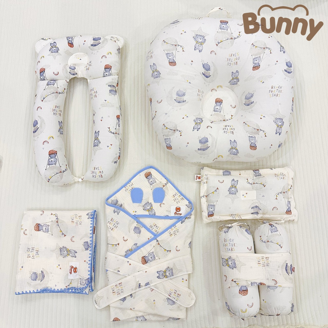 Combo 6 món cho bé sơ sinh Bunny chất liệu Muslin gồm gối chống trào ngược, gối lõm, gối chặn, gối chữ u đa năng, ủ choàng 4 lớp có mũ, chăn 4 lớp thêu viền