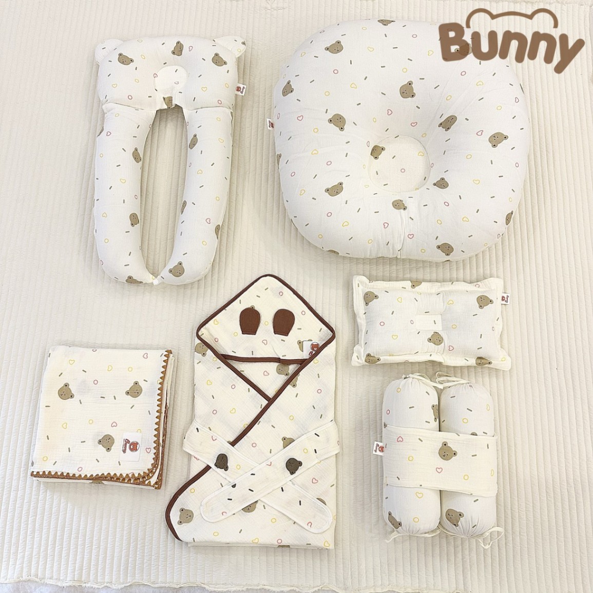 Combo 6 món cho bé sơ sinh Bunny chất liệu Muslin gồm gối chống trào ngược, gối lõm, gối chặn, gối chữ u đa năng, ủ choàng 4 lớp có mũ, chăn 4 lớp thêu viền