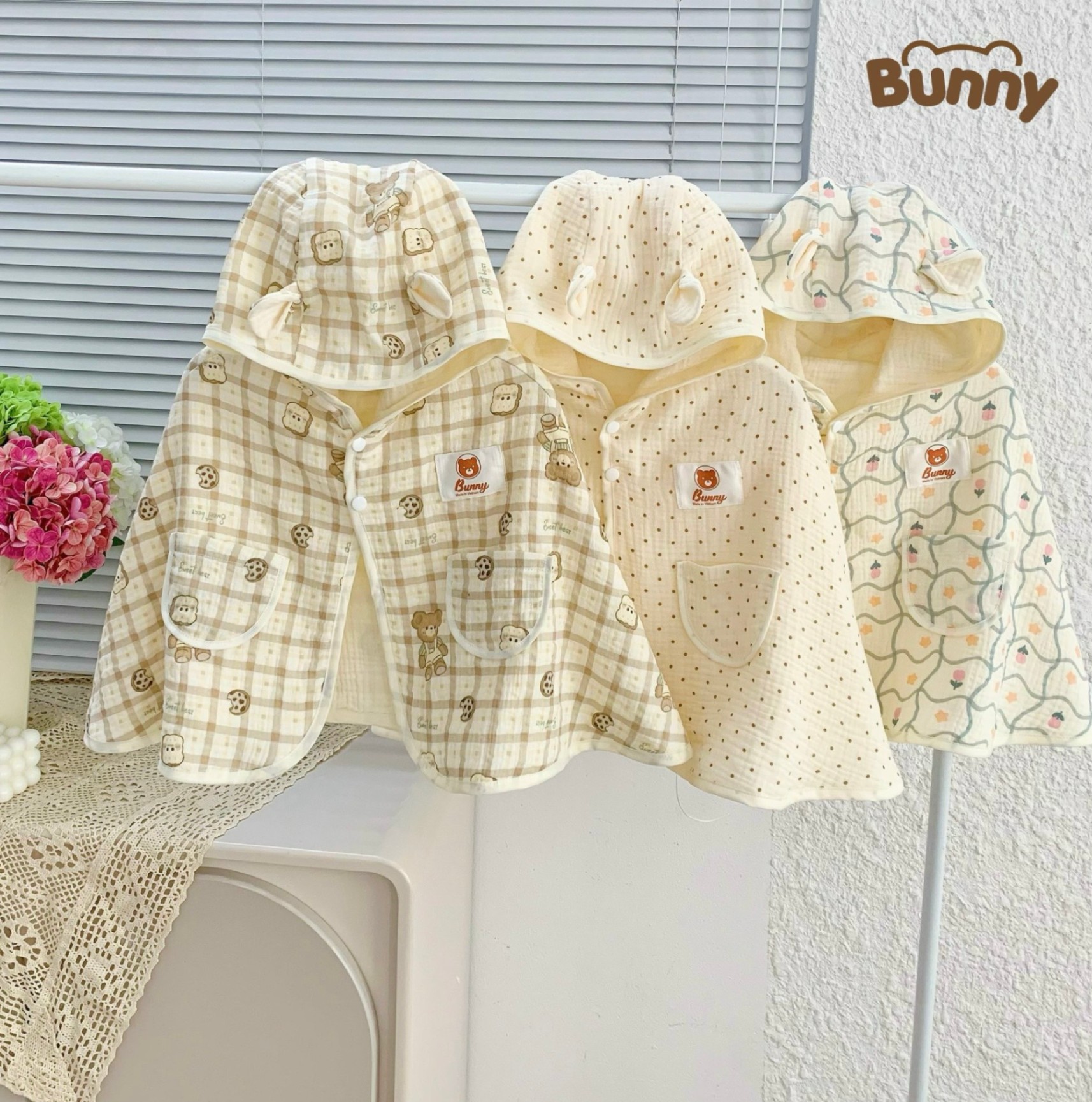 Áo choàng cho bé Bunny xô Muslin tai gấu chống nắng có mũ, tránh gió cho bé có lớp lót trong mặc được 2 mặt cho bé đến 3 tuổi