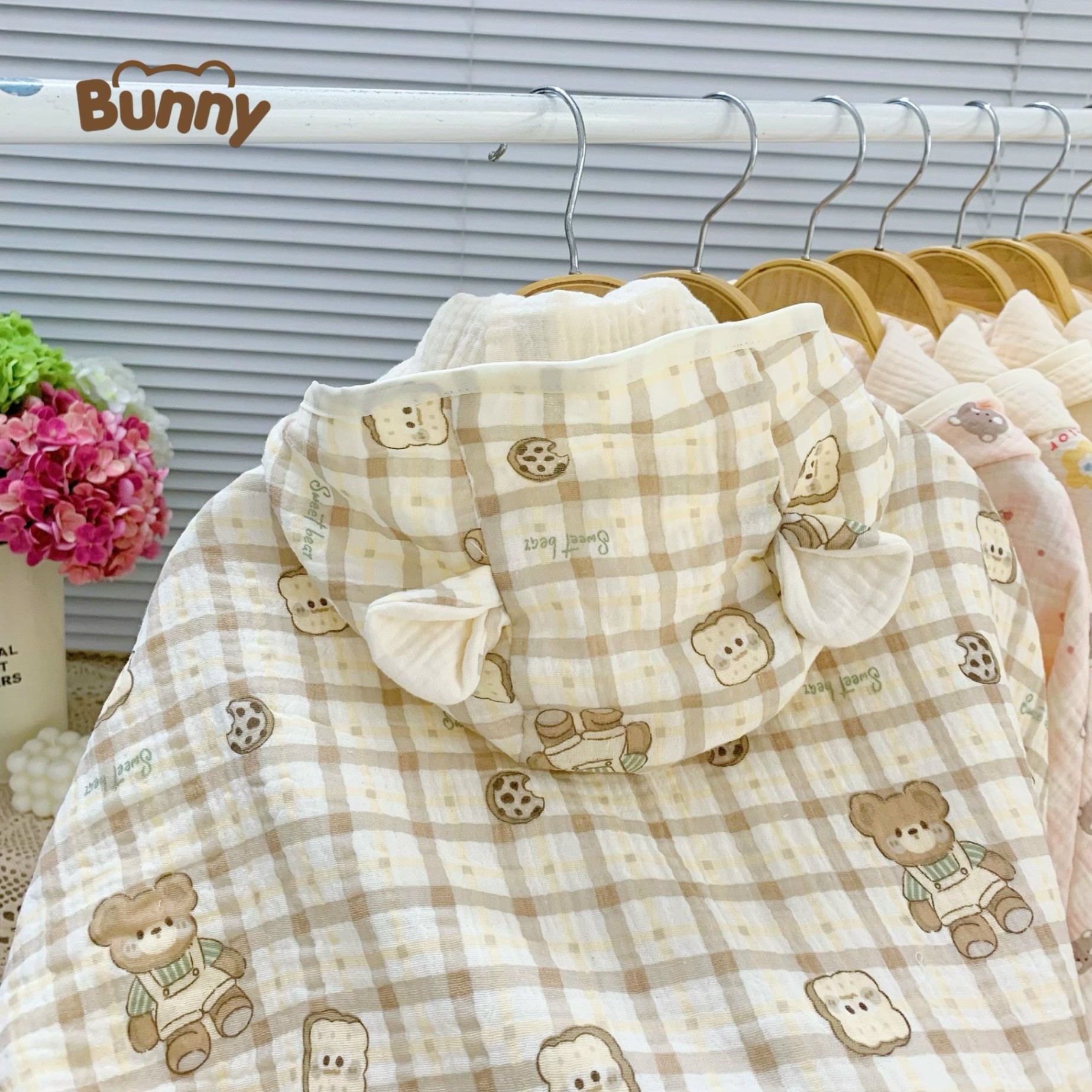 Áo choàng cho bé Bunny xô Muslin tai gấu chống nắng có mũ, tránh gió cho bé có lớp lót trong mặc được 2 mặt cho bé đến 3 tuổi