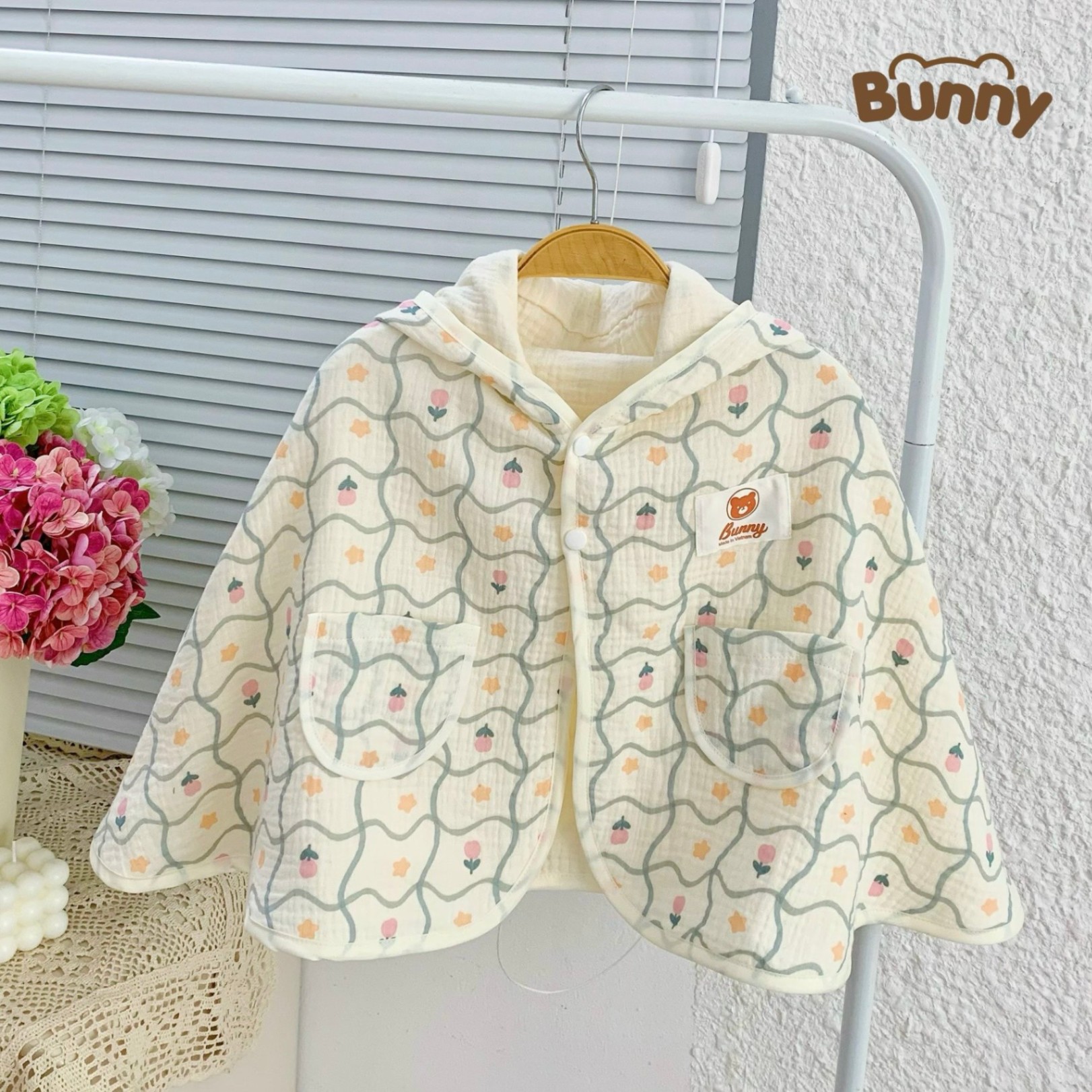 Áo choàng cho bé Bunny xô Muslin tai gấu chống nắng có mũ, tránh gió cho bé có lớp lót trong mặc được 2 mặt cho bé đến 3 tuổi