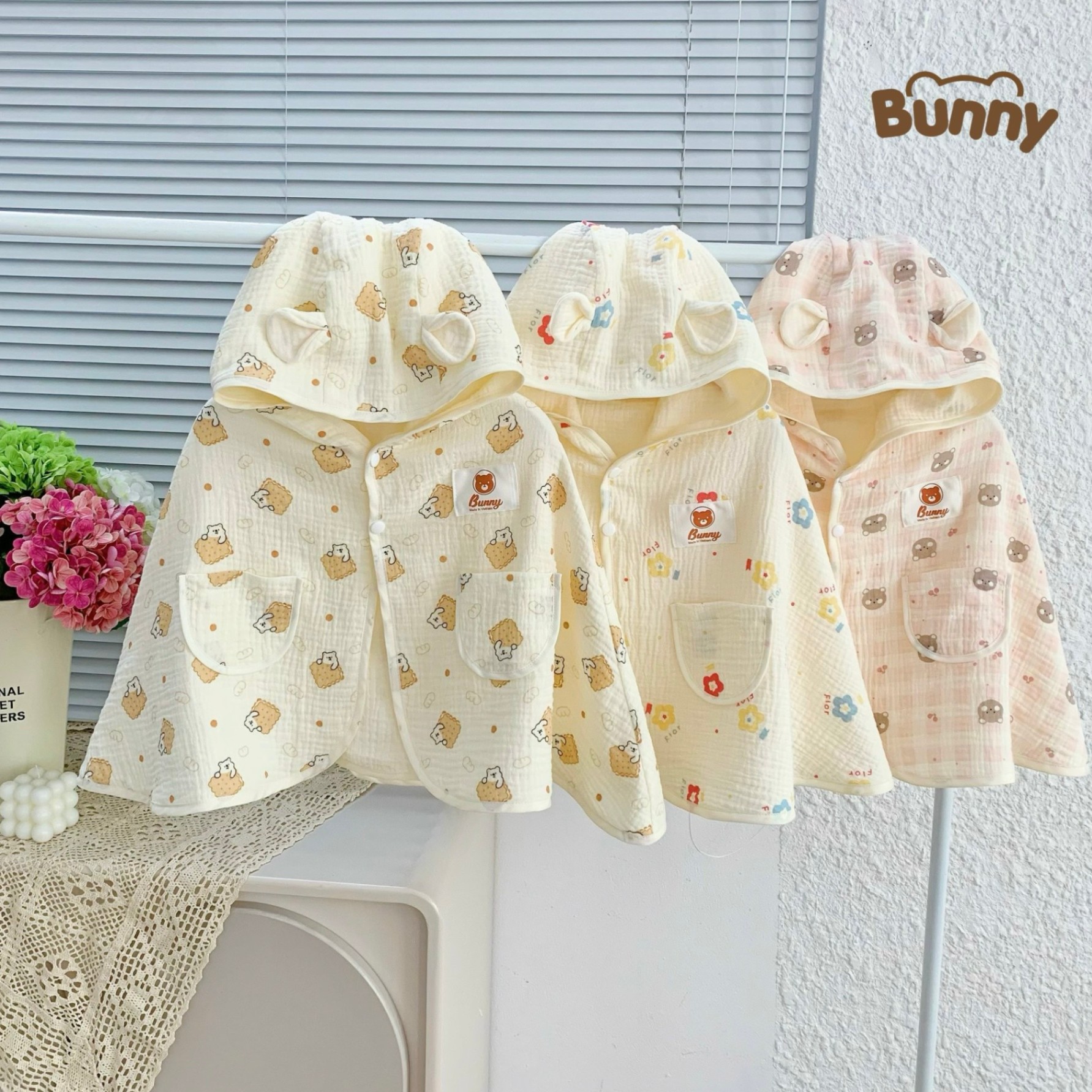 Áo choàng cho bé Bunny xô Muslin tai gấu chống nắng có mũ, tránh gió cho bé có lớp lót trong mặc được 2 mặt cho bé đến 3 tuổi