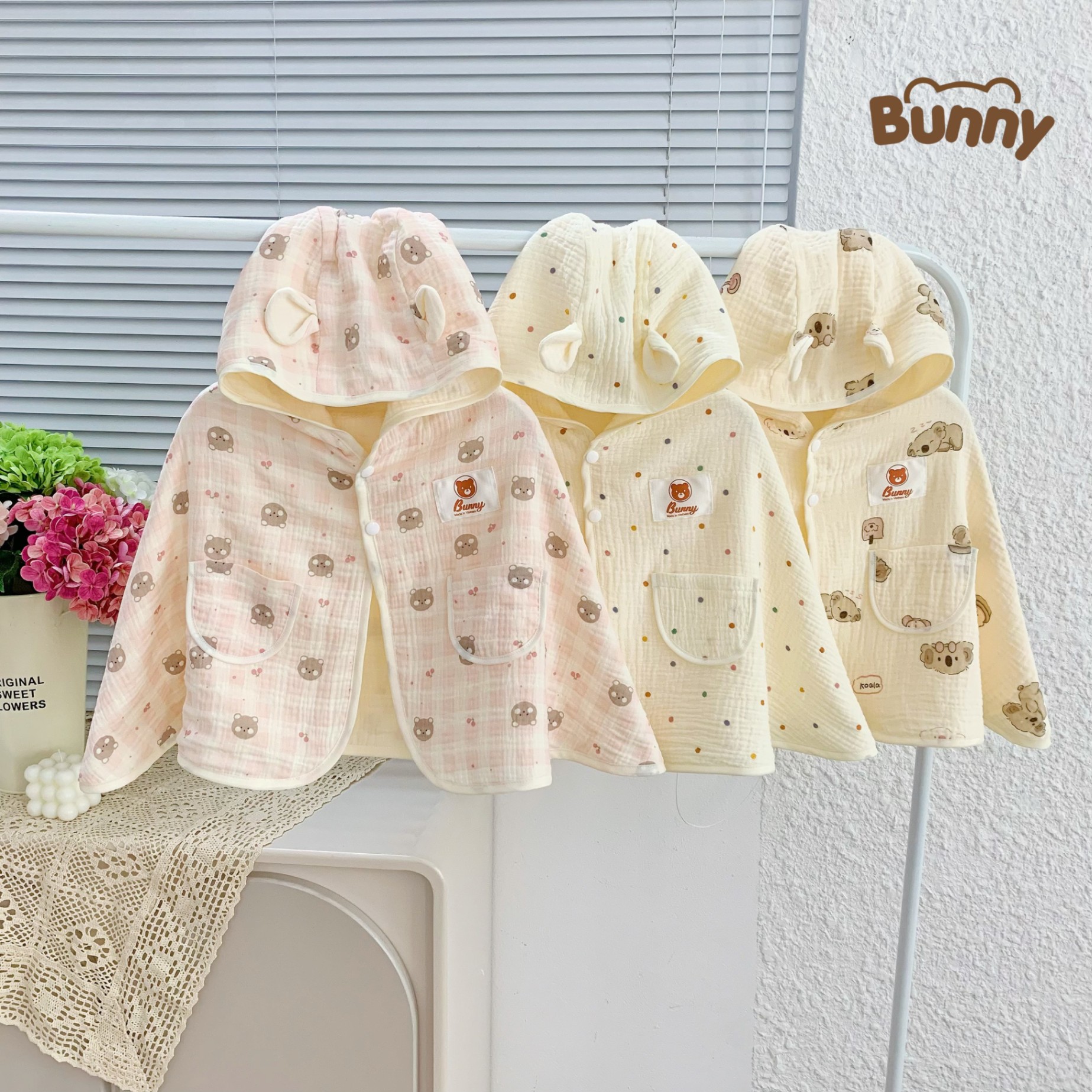 Áo choàng cho bé Bunny xô Muslin tai gấu chống nắng có mũ, tránh gió cho bé có lớp lót trong mặc được 2 mặt cho bé đến 3 tuổi