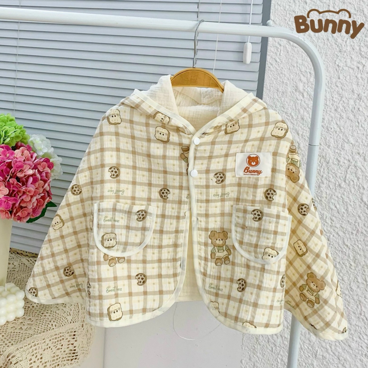 Áo choàng cho bé Bunny xô Muslin tai gấu chống nắng có mũ, tránh gió cho bé có lớp lót trong mặc được 2 mặt cho bé đến 3 tuổi