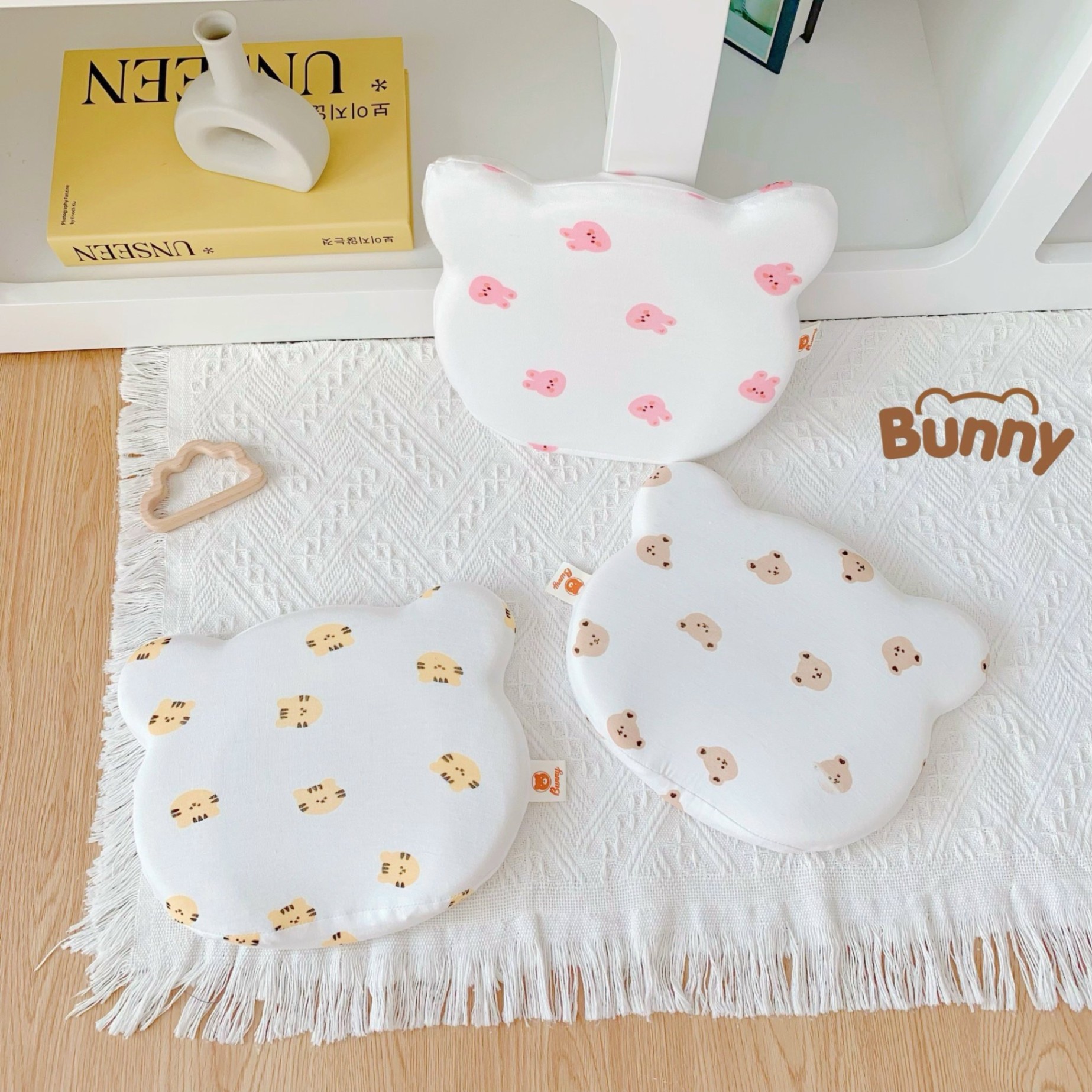 Gối lõm chống bẹp đầu cho bé sơ sinh hình tai gấu Bunny vải Petit kết hợp lõi cao su non nguyên khối mềm mại thoáng mát