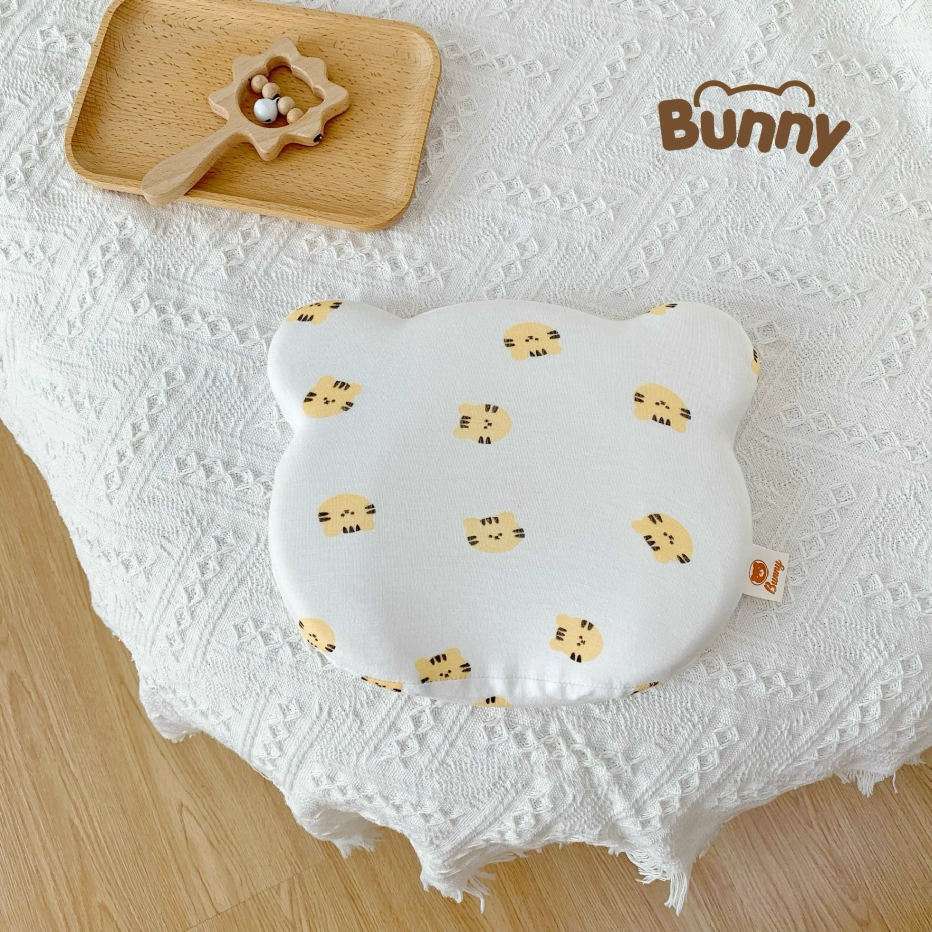 Gối lõm chống bẹp đầu cho bé sơ sinh hình tai gấu Bunny vải Petit kết hợp lõi cao su non nguyên khối mềm mại thoáng mát