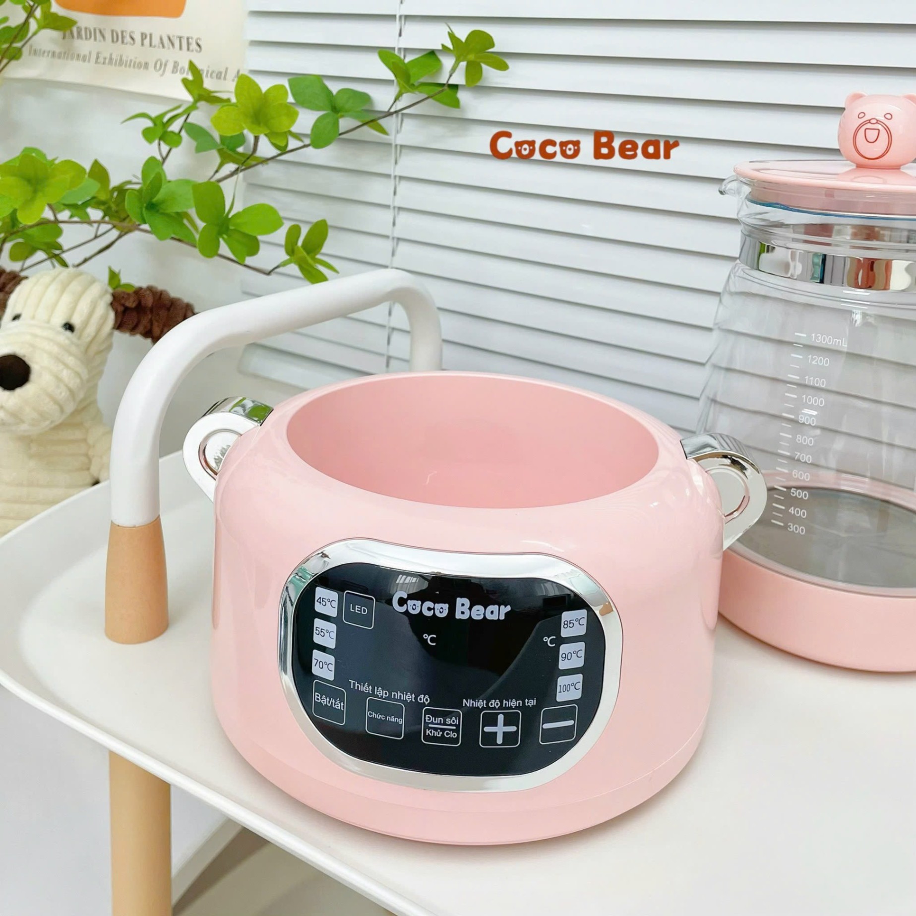 Máy đun nước pha sữa cho bé Coco Bear có remote điều khiển từ xa, giữ nhiệt đến 72 giờ, dung tích 1300ml, khử clo, tích hợp đèn led sử dụng ban đêm